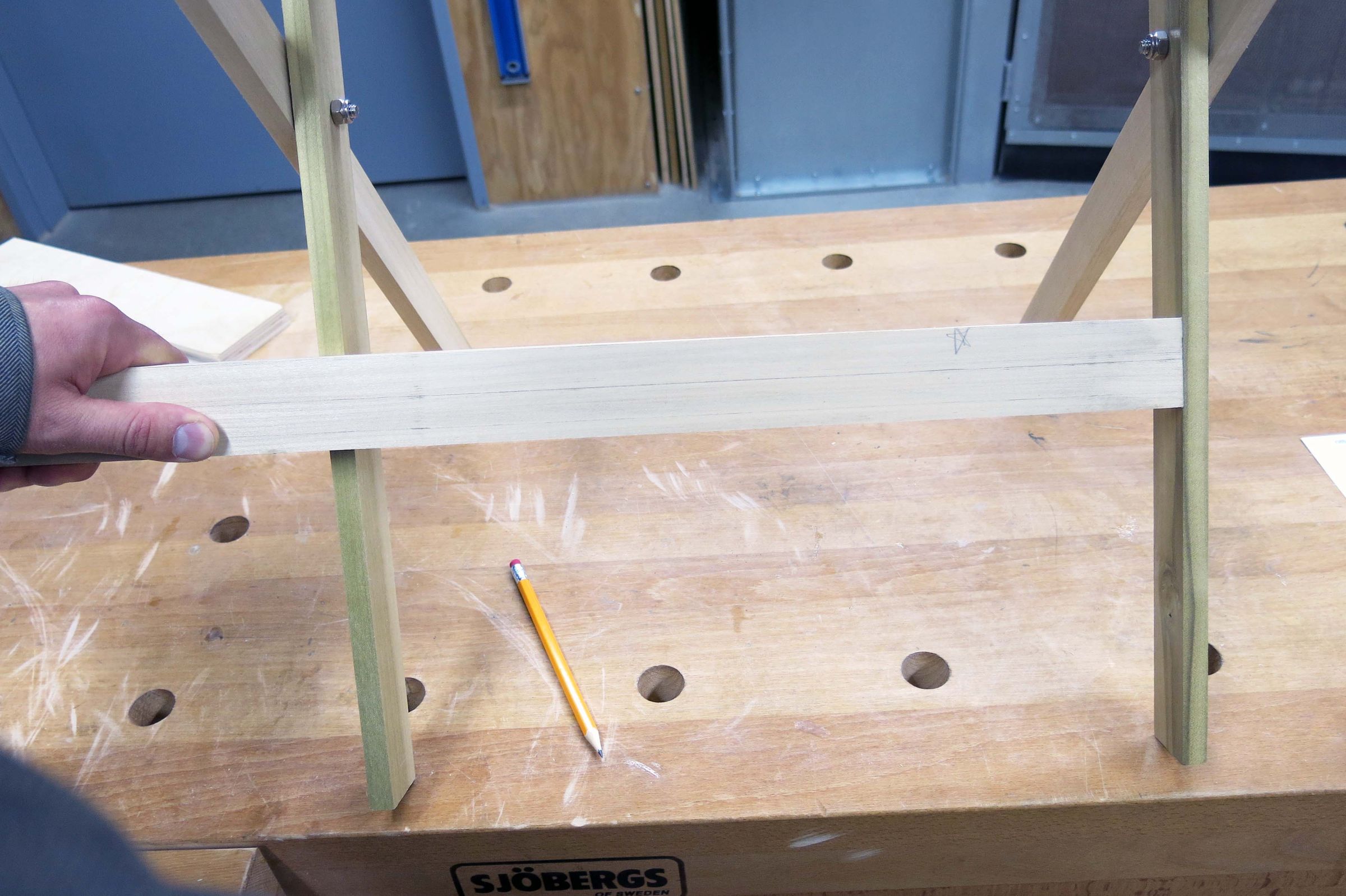 Work/Play TV Tray 8 Steps (with Pictures) Instructables