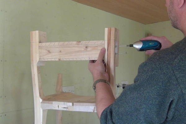 Anexar o descanso traseiro