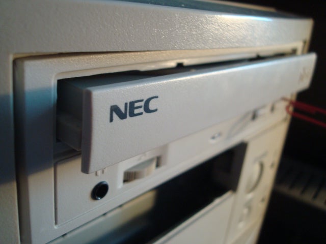 How To Open A Jammed Cd/Dvd Drive : 4 Steps - Instructables