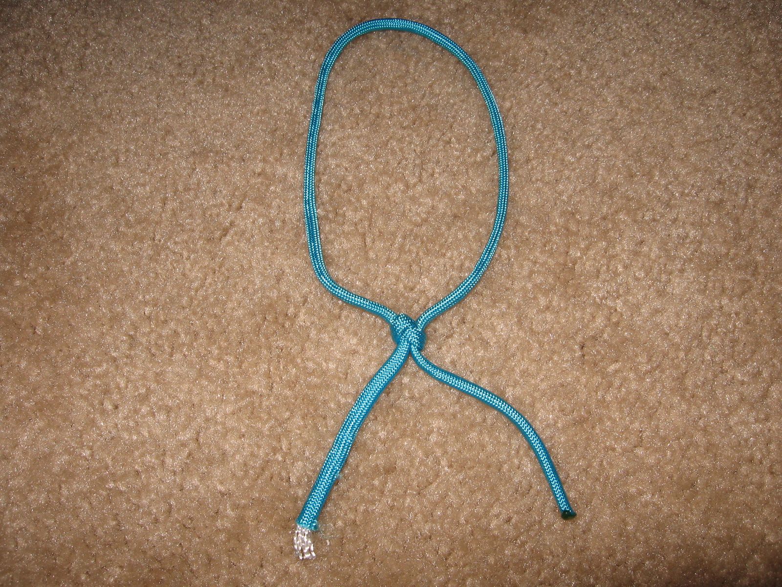 The Easiest Paracord Bracelet You'll Ever Make. 9 Steps Instructables