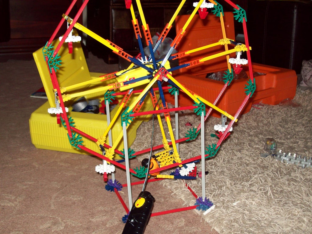 K'NEX Ferris Wheel : 5 Steps - Instructables