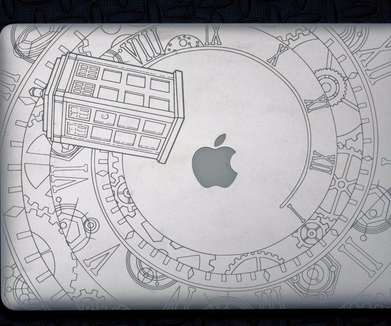 Template (and Instructions) for Laser Engraving 15" Macbook Pro 7 Steps Instructables