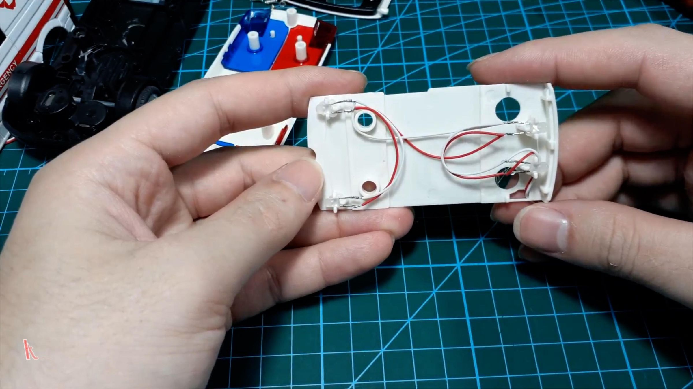 How to Make Ambulance/Police Car Light With Arduino
