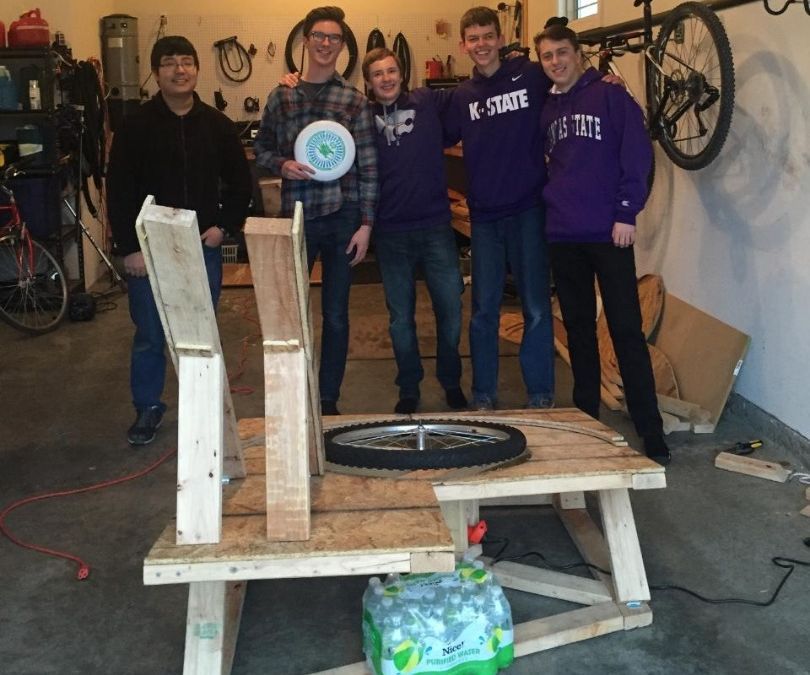 automatic frisbee launcher