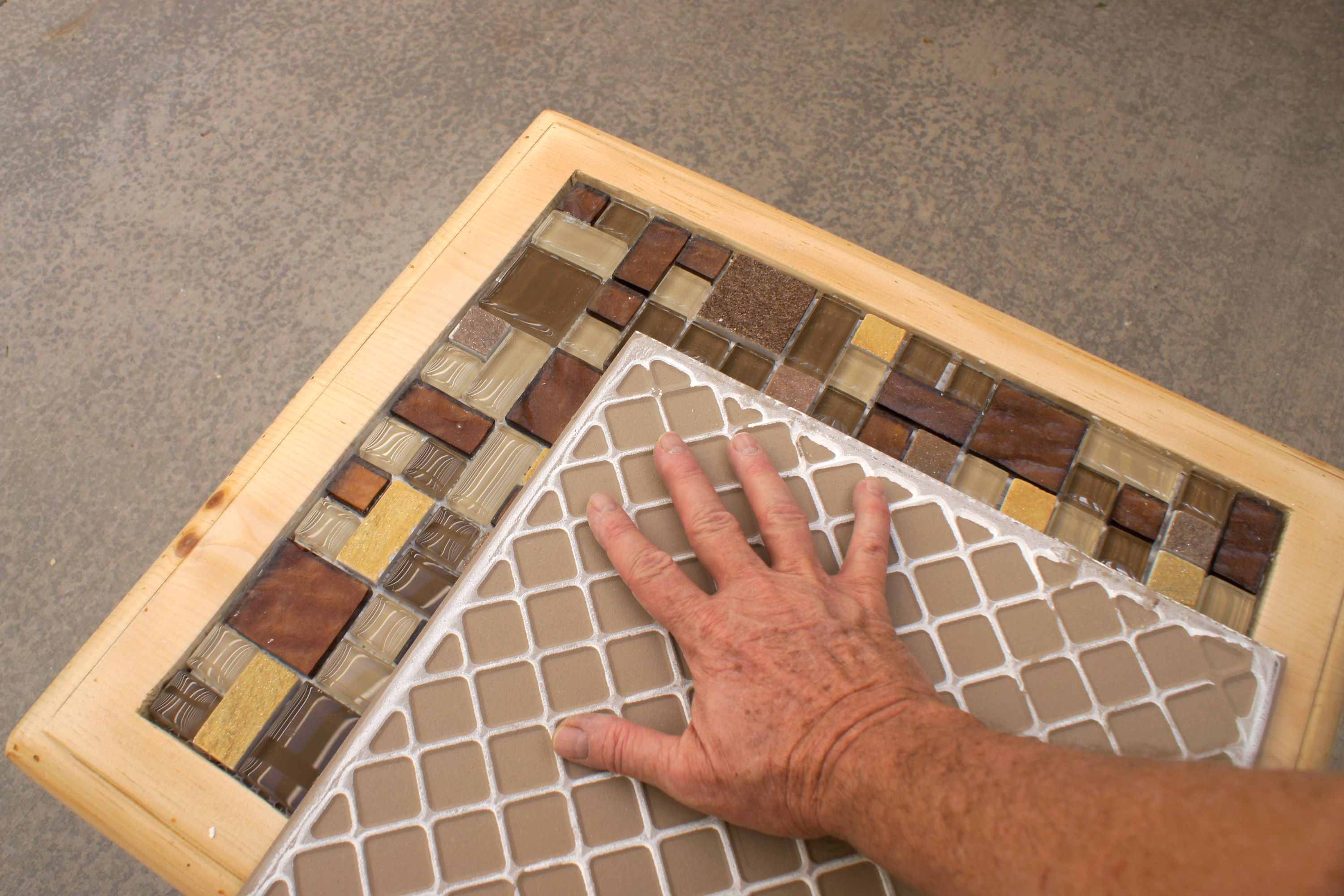 End Table With Glass Mosaic Tile Inlaid Top 13 Steps (with Pictures