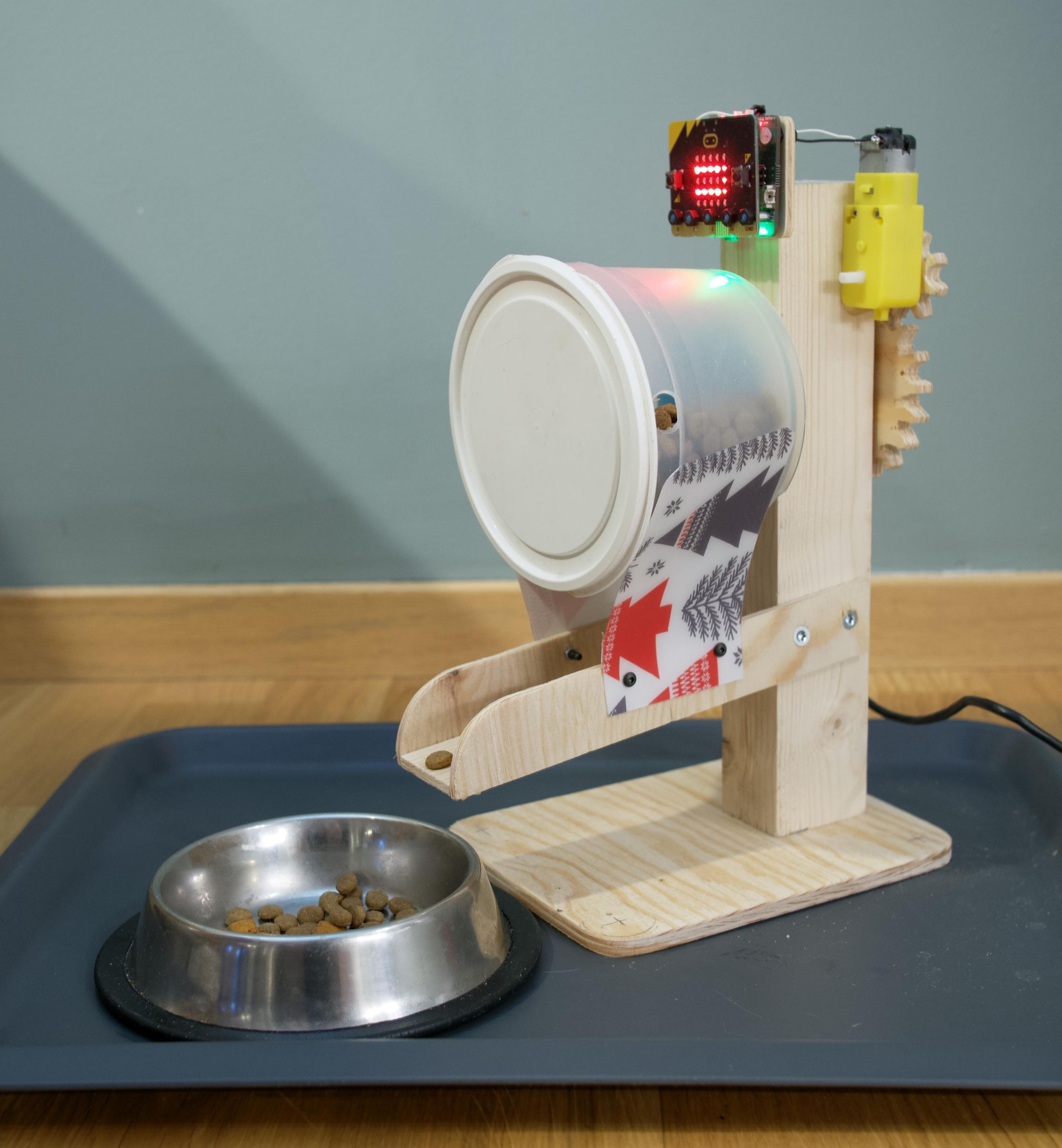 Simple and Reliable Cat Feeder With Block Programming 14 Steps (with Pictures) Instructables