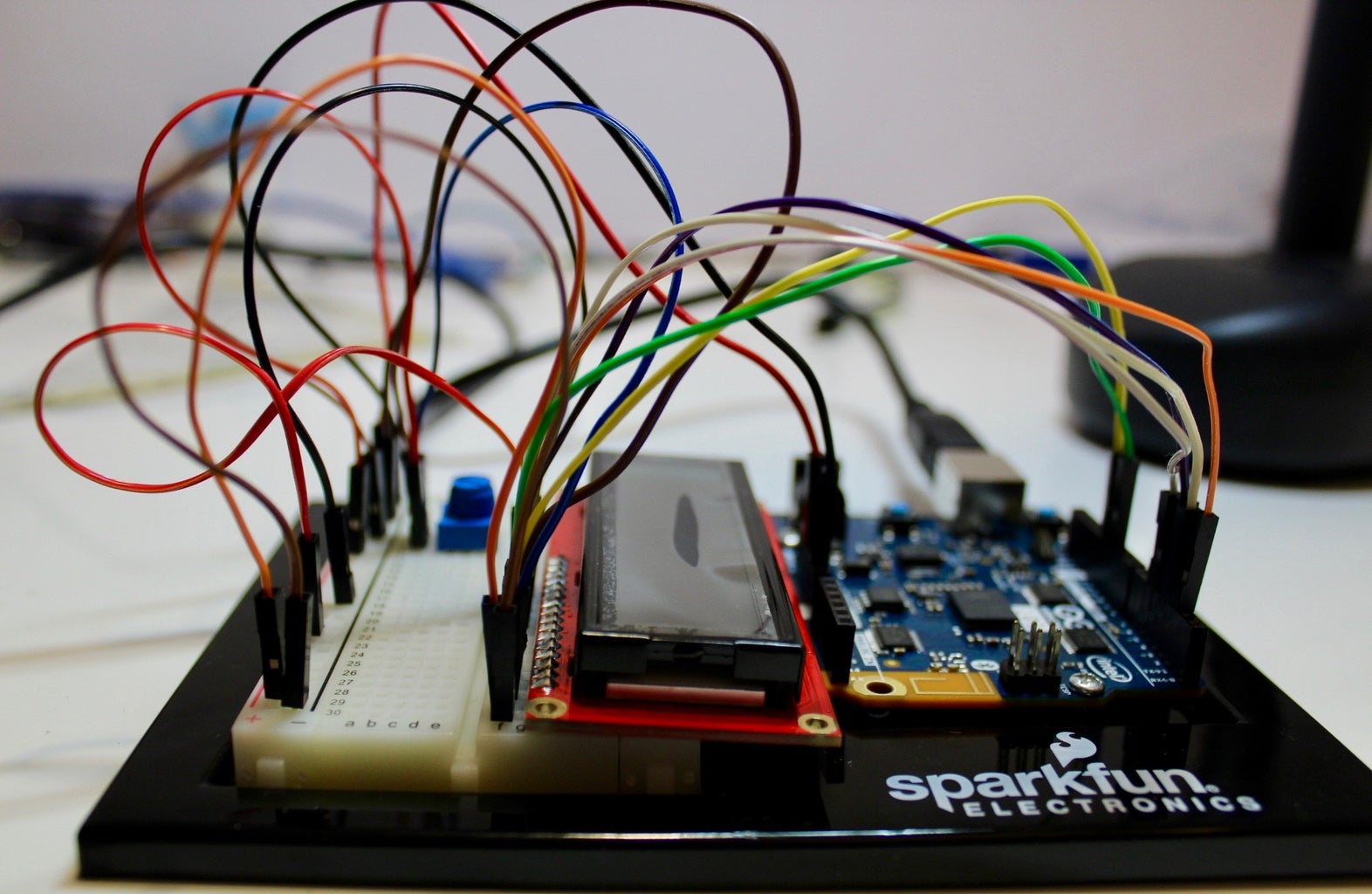 Using an LCD Screen With an Arduino 101 : 4 Steps (with Pictures ...