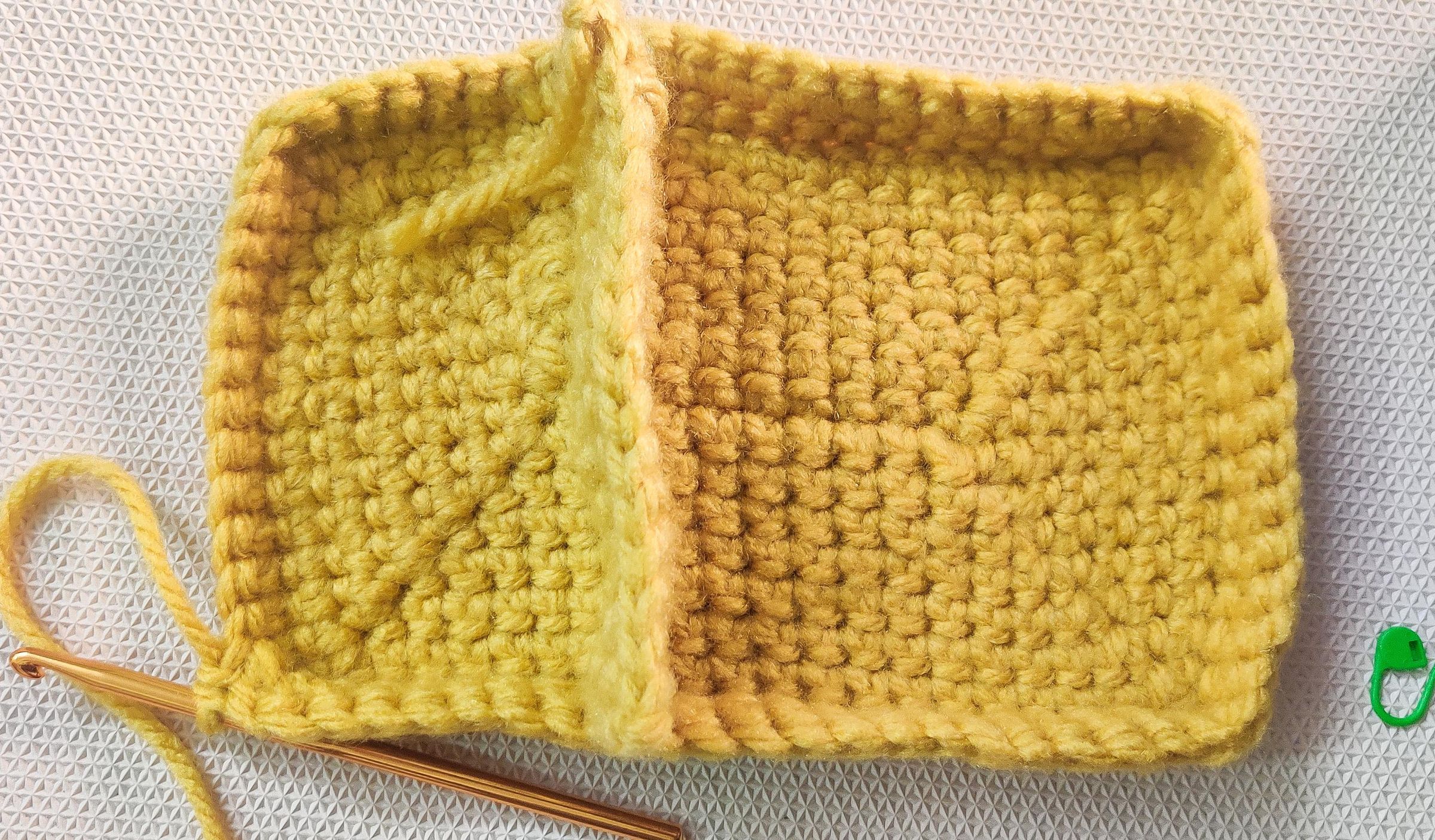 Crochet Rectangle Basket With Dividers Made in Rounds 8 Steps (with
