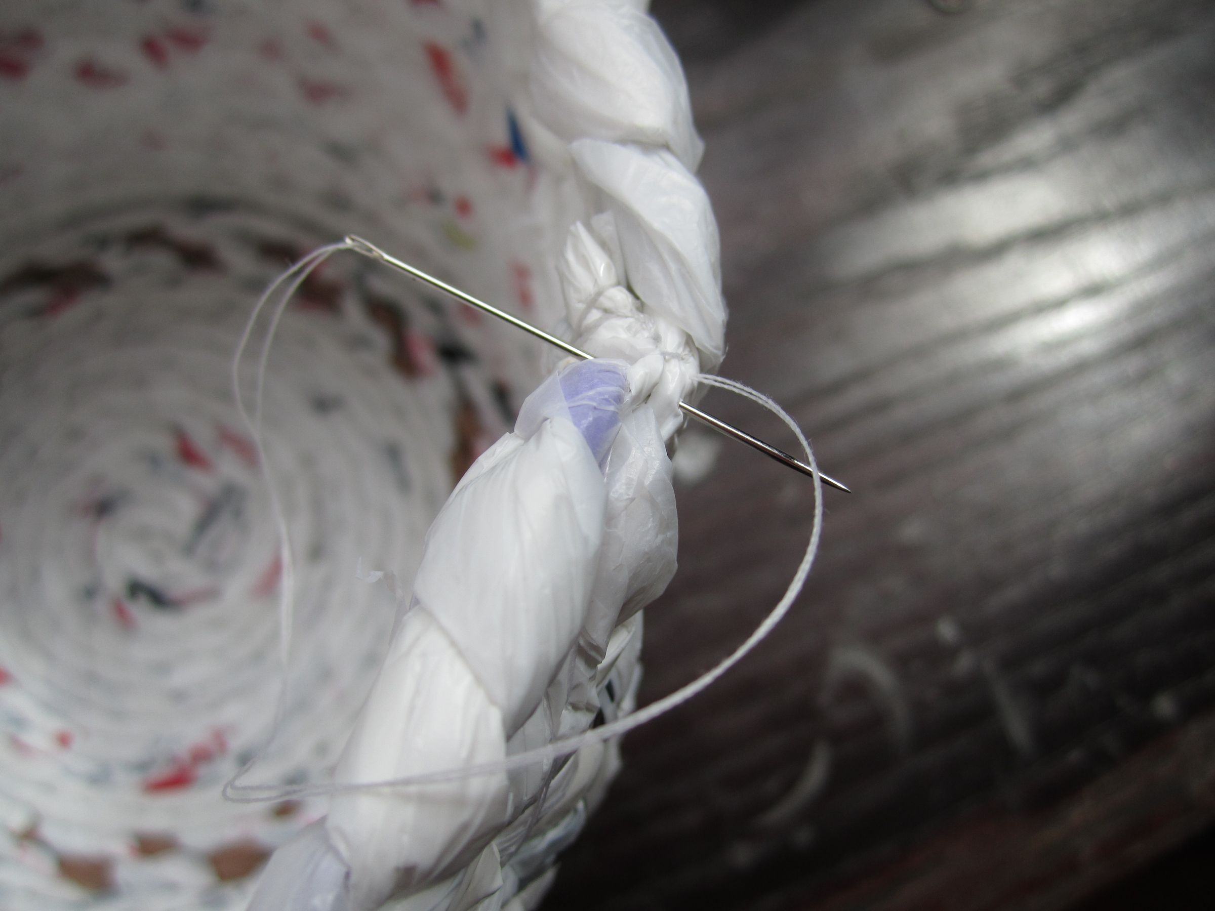 Make a Basket Out of Plastic Bags 11 Steps (with Pictures