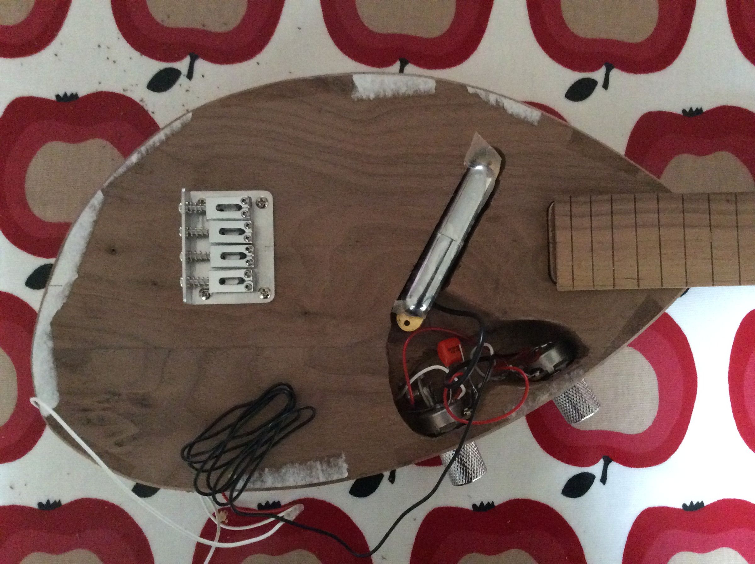 Electric Baritone Ukulele 33 Steps (with Pictures) Instructables