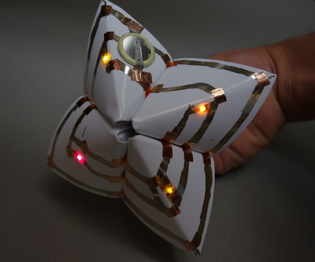 光るパクパク DIY Project DIY Project Image