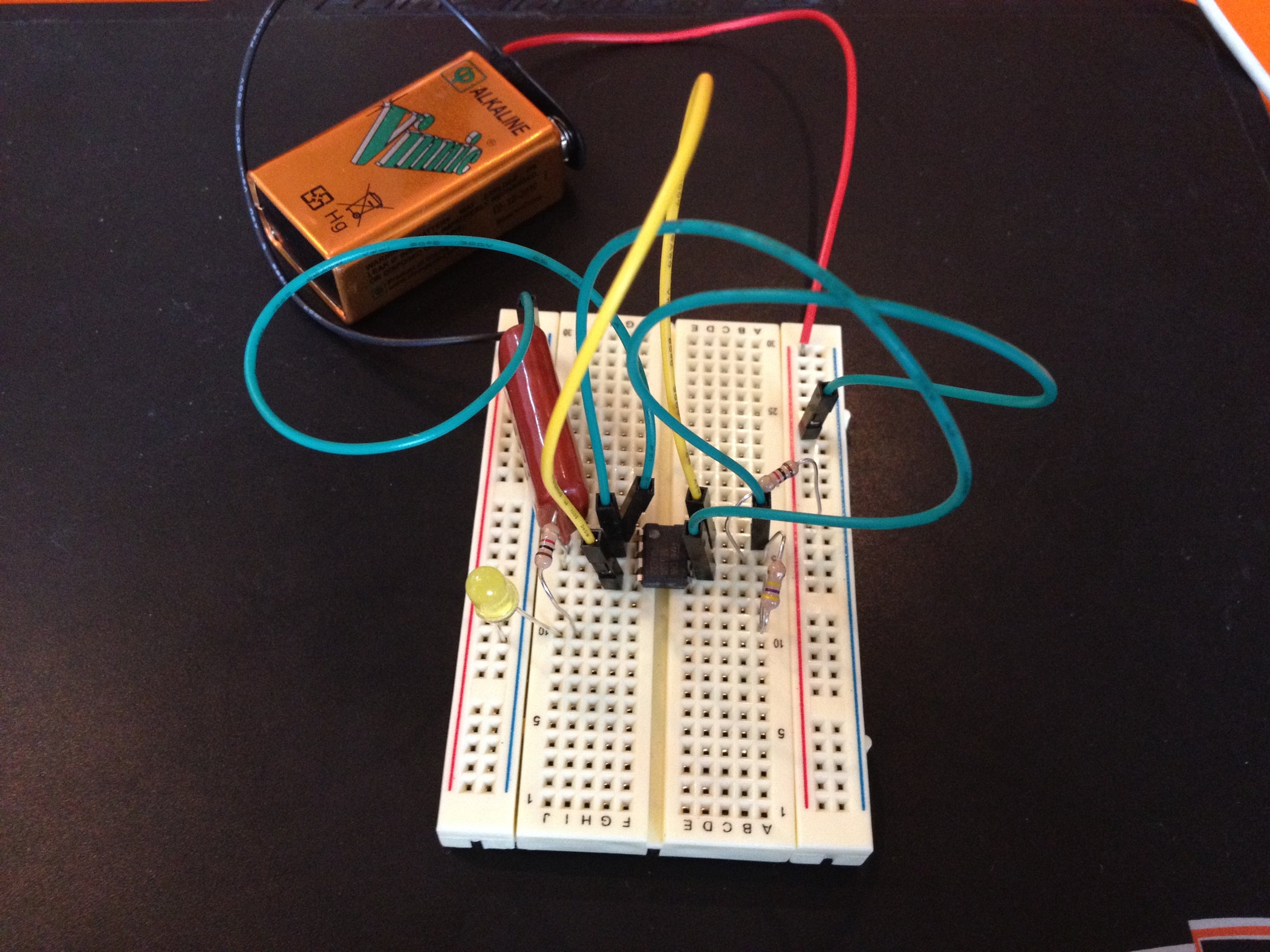 Basic 555 Timer LED Flasher Circuit - Instructables