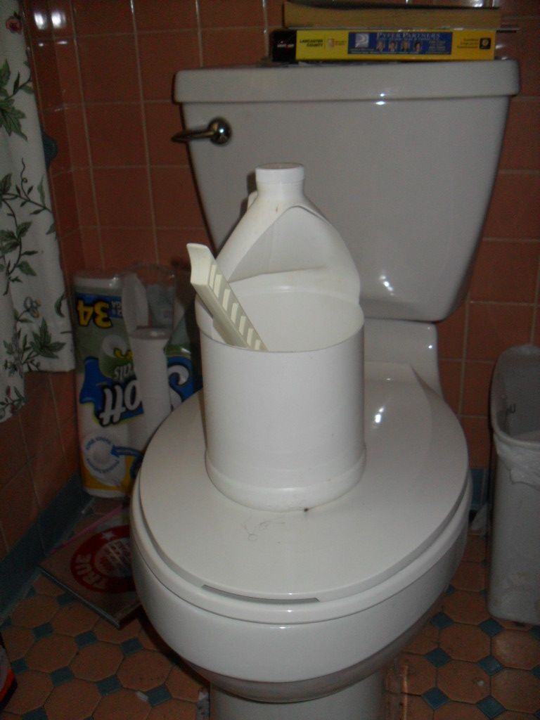 Toilet Mop Caddy Made With Plastic Gallon Jug Instructables