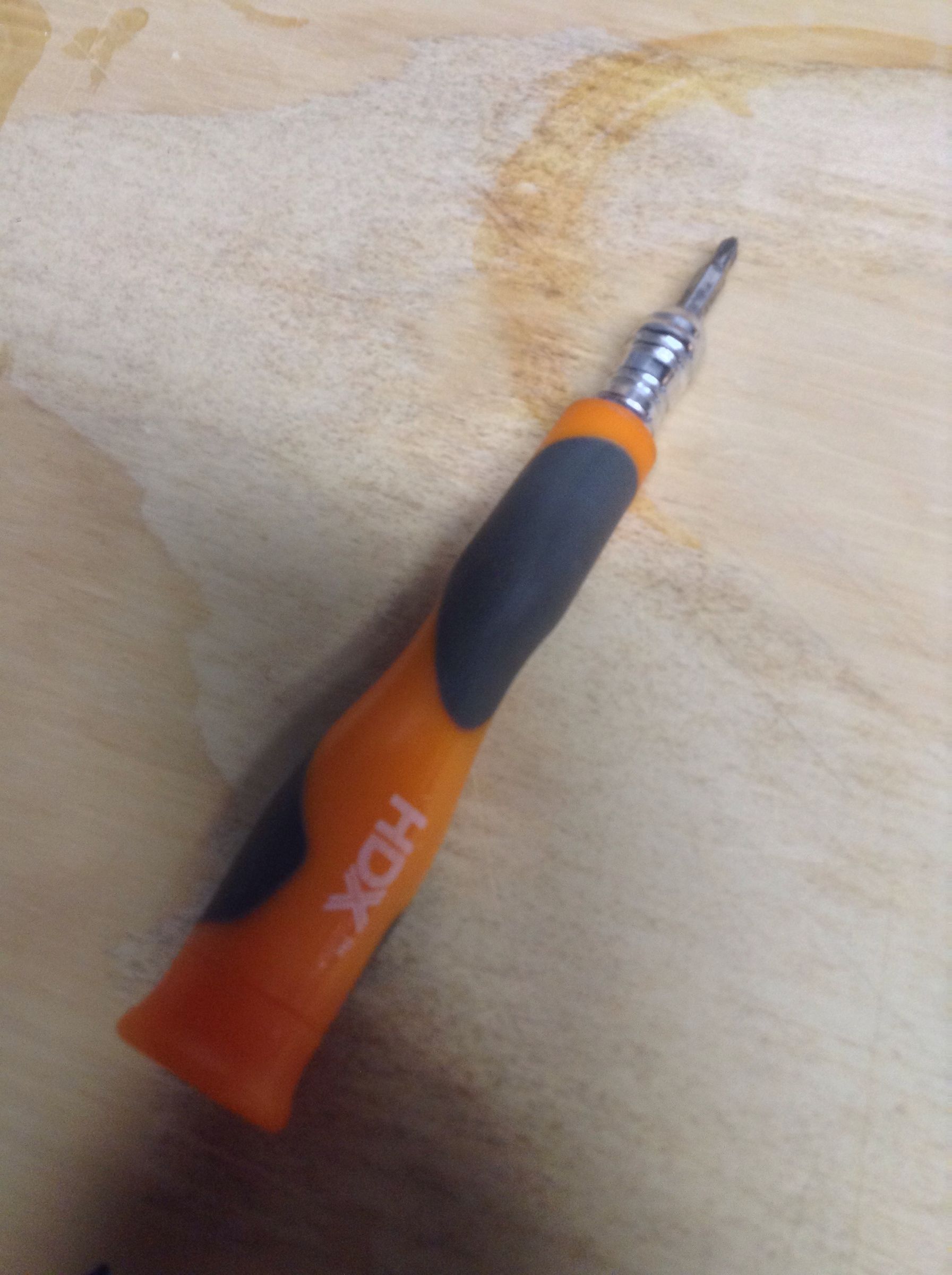 How to Remove Different Glues and Paint From Skin in Under 5 Minutes