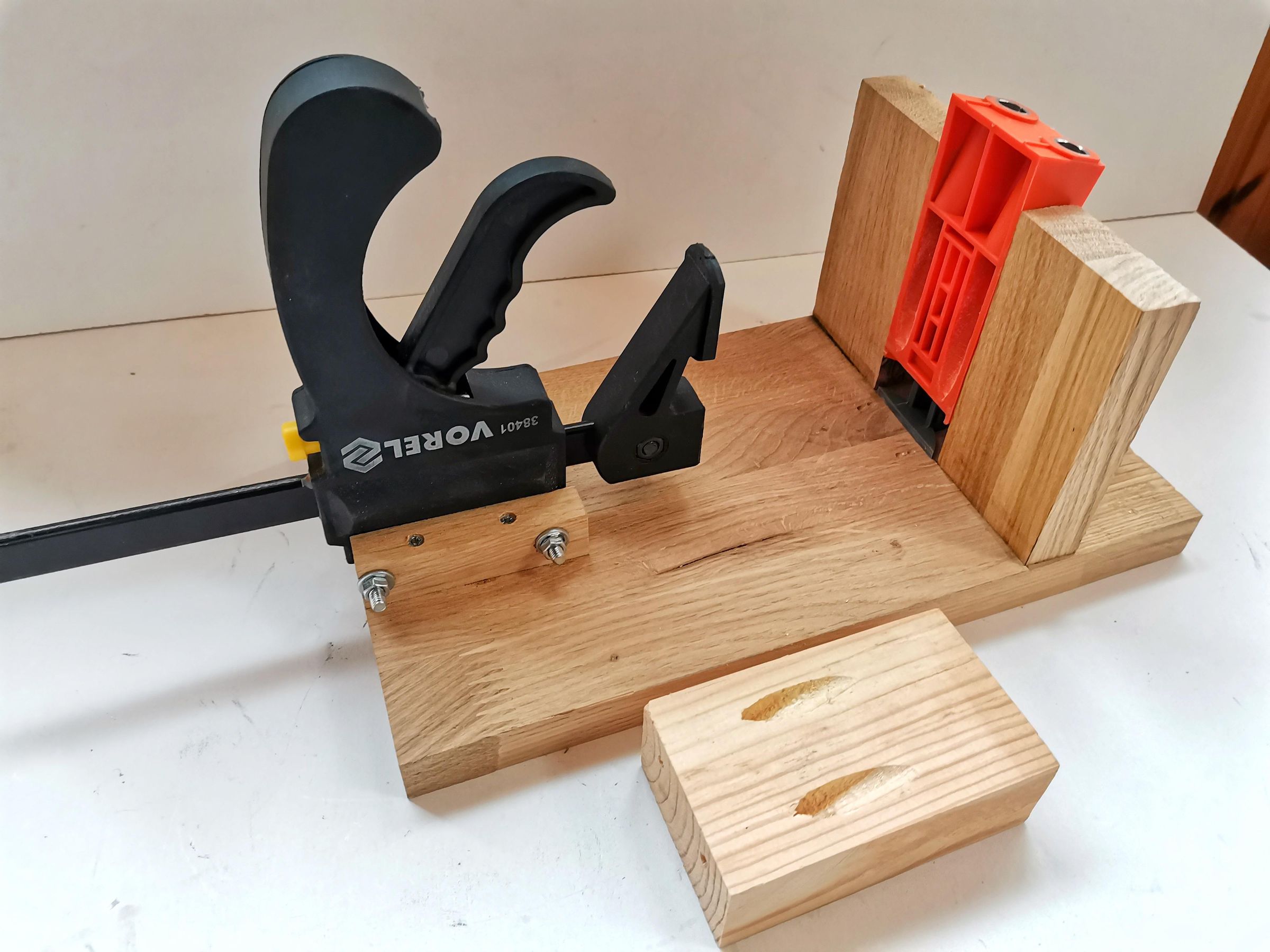 Pocket Hole Jig Station. DIY. Cheap and Simple 9 Steps (with Pictures) Instructables