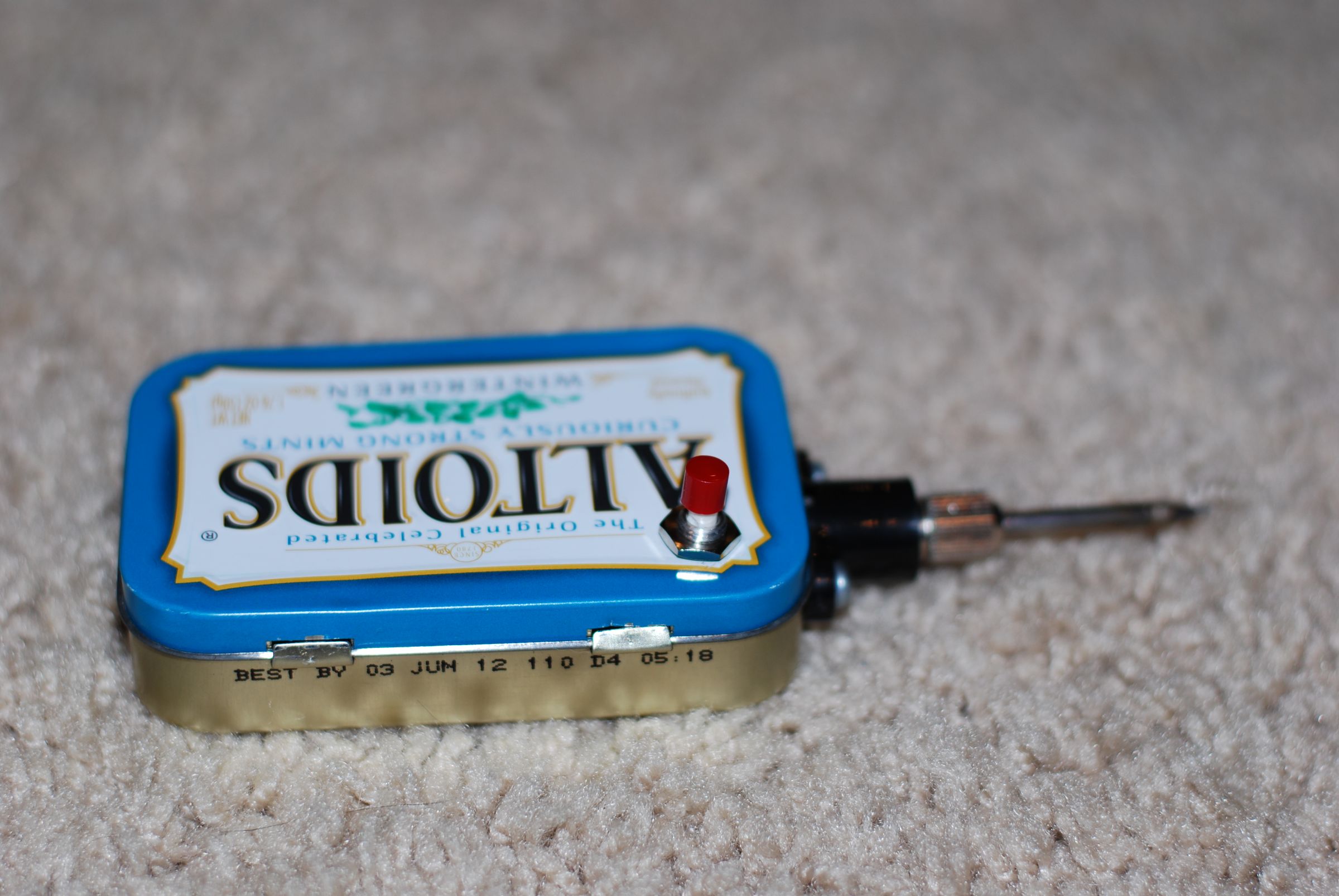 Make a Battery Powered Soldering Iron! in an Altoids Tin? 4 Steps