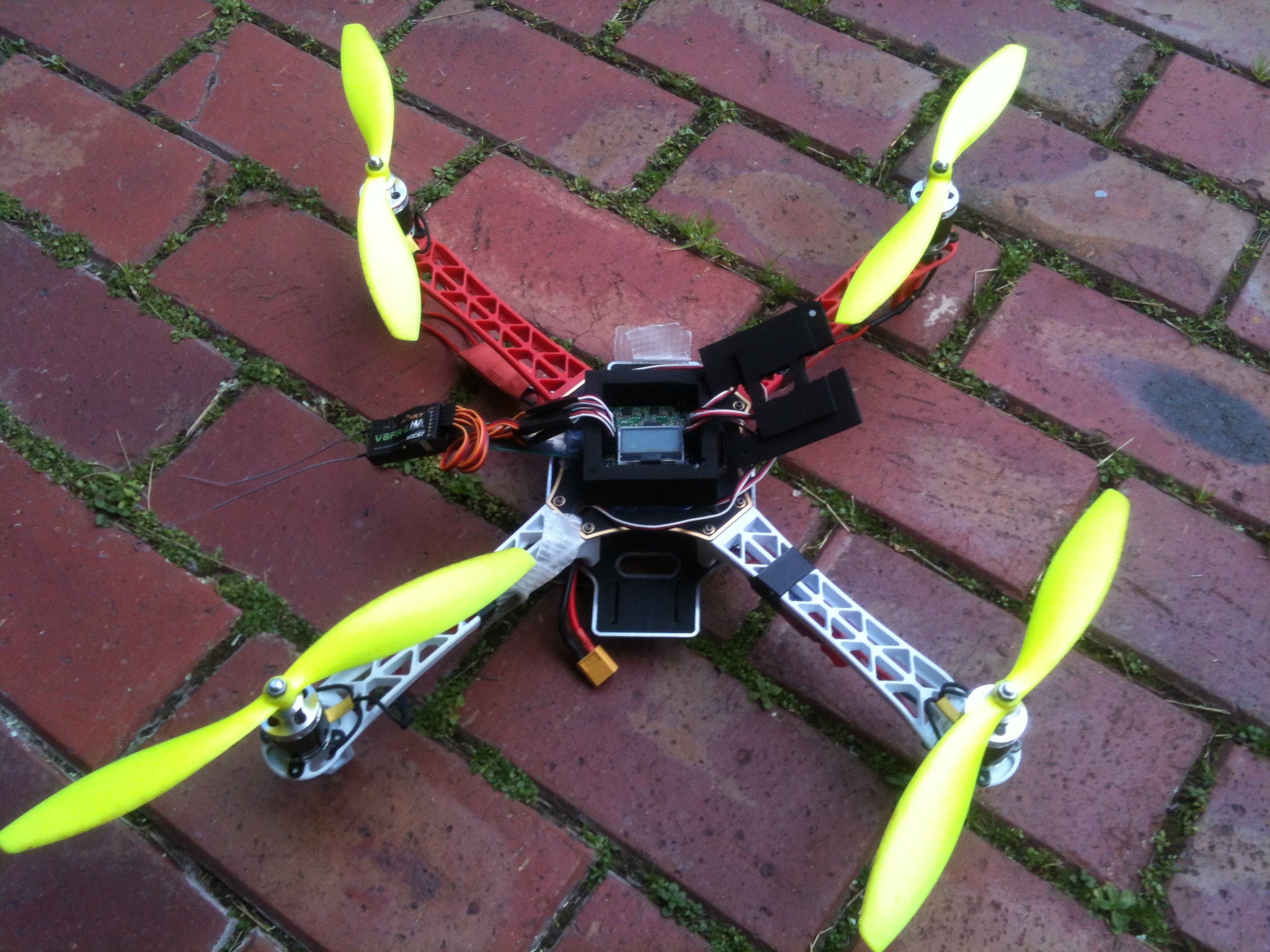 Building Quadcopters, Drones and Uav's a Explanation and Easy Build of