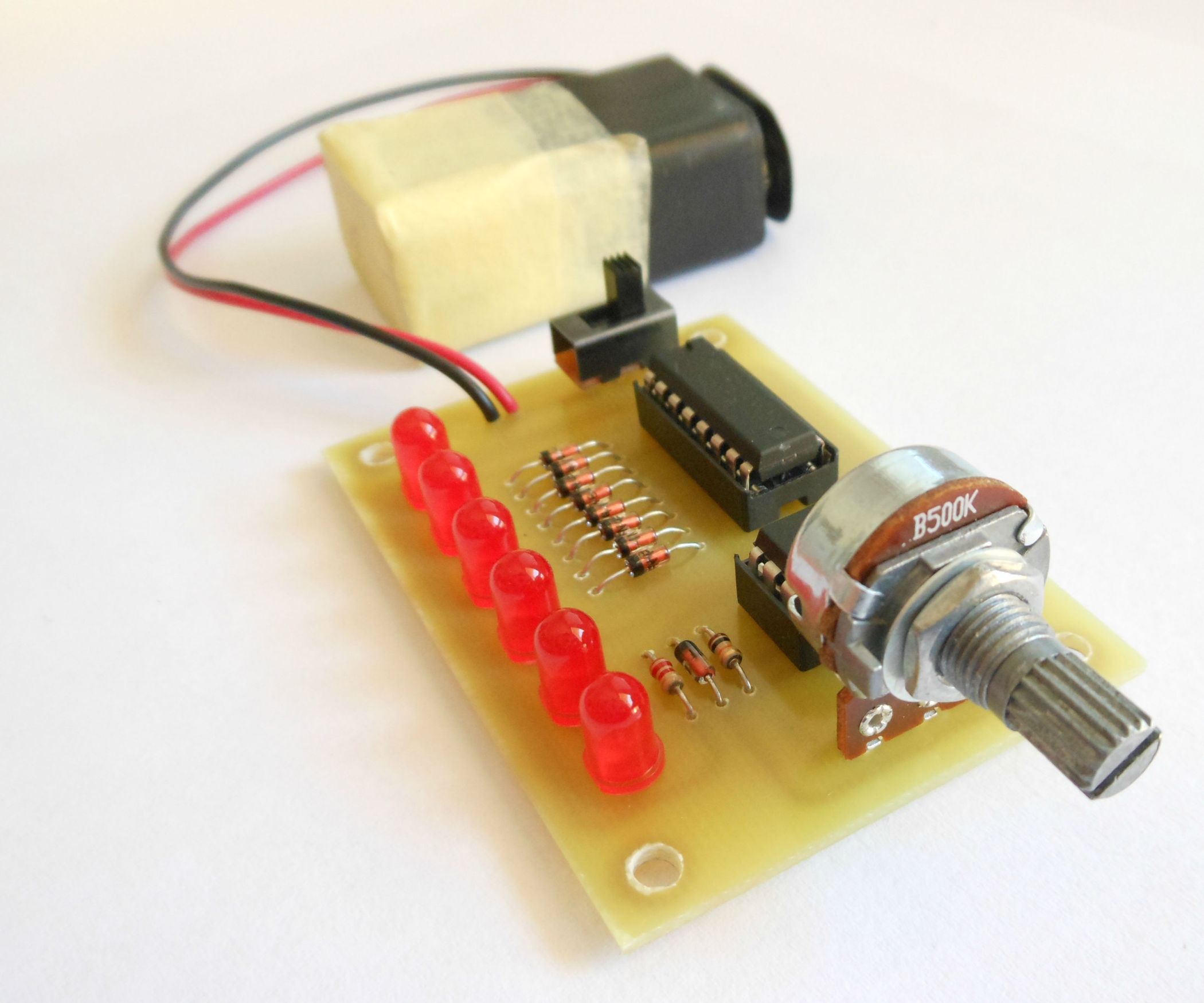 Knight Rider LED Flasher - 555 & 4017 : 7 Steps (with Pictures