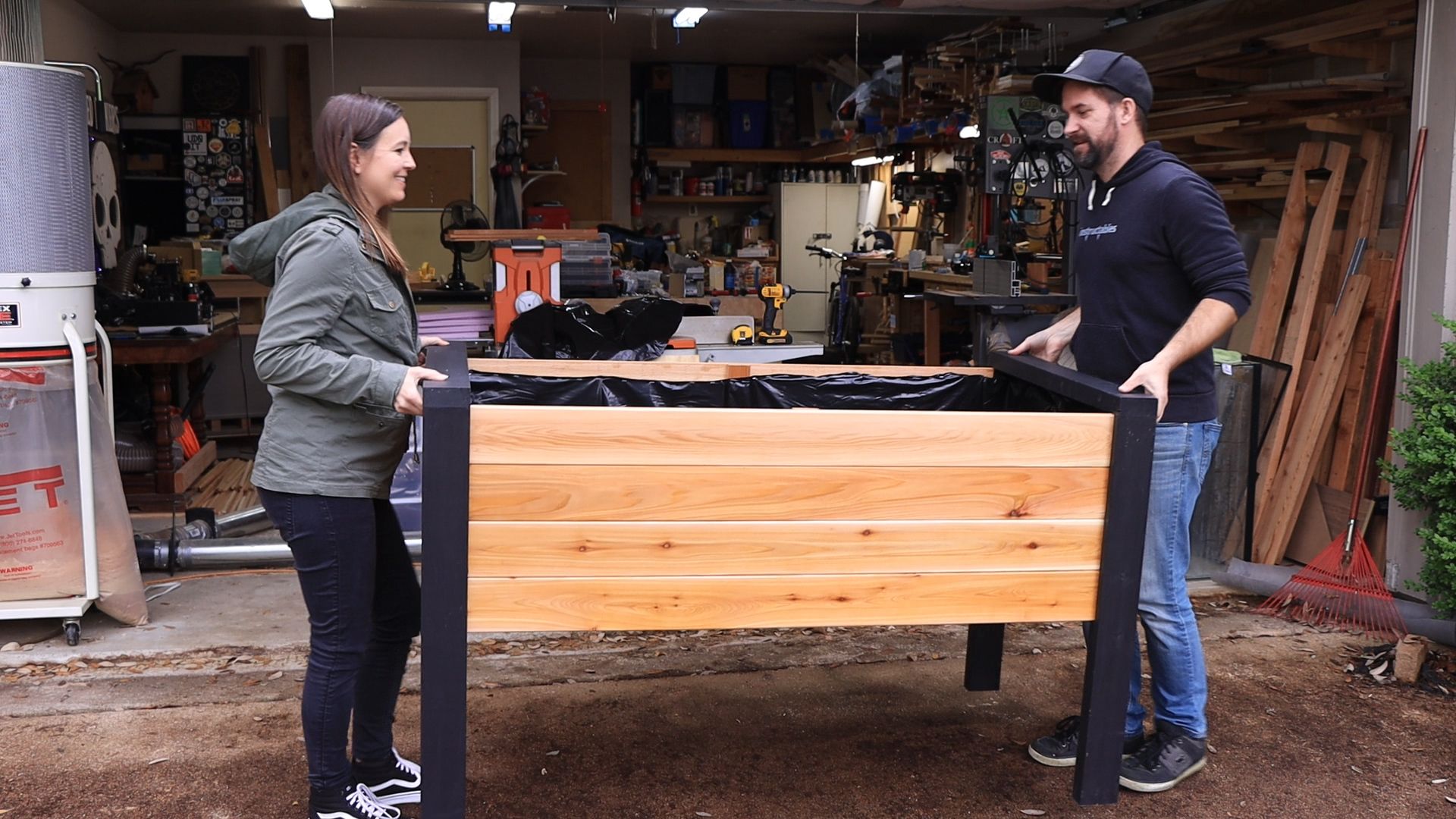 Maschendraht, Stoff und Kunststoff im Inneren!