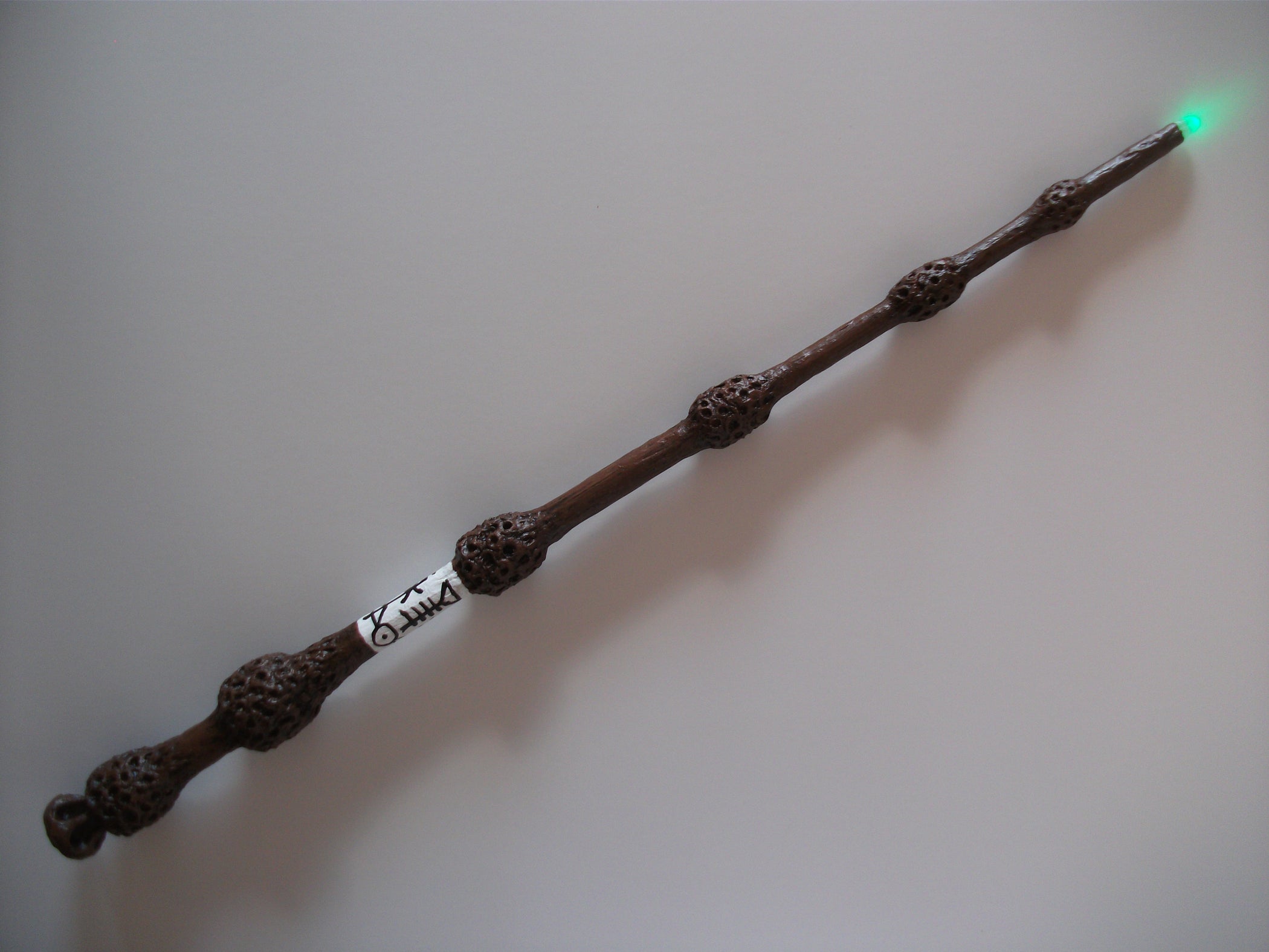 Professor Dumbledore's "Incredible" Illuminating LED Elder Wand, the