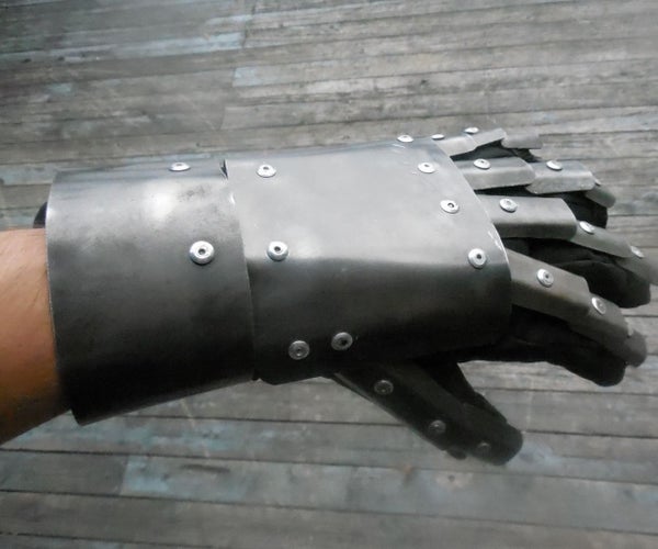 Steel Gauntlets (very Simple)