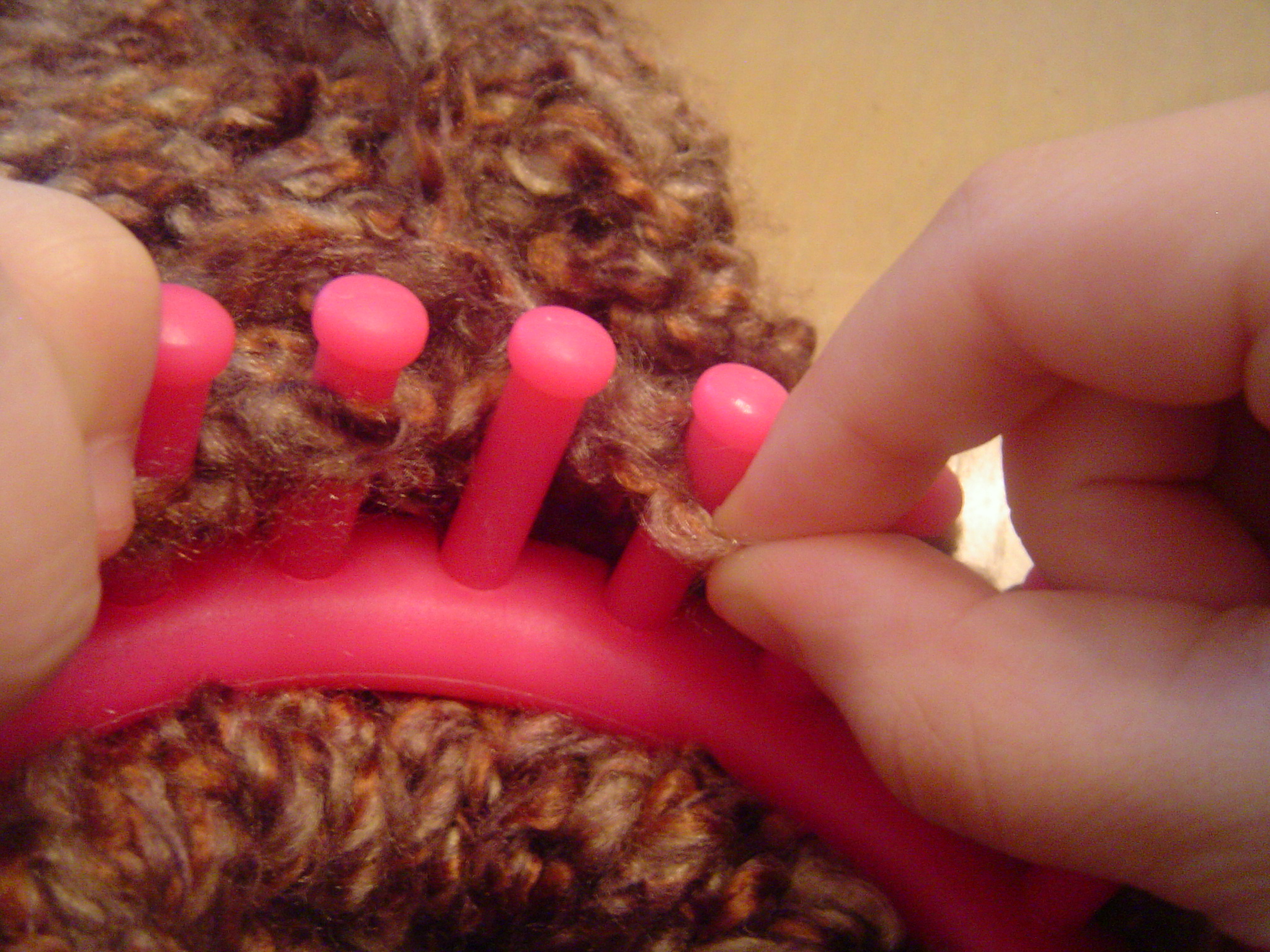 How to Loom Knit 4 Steps (with Pictures) Instructables