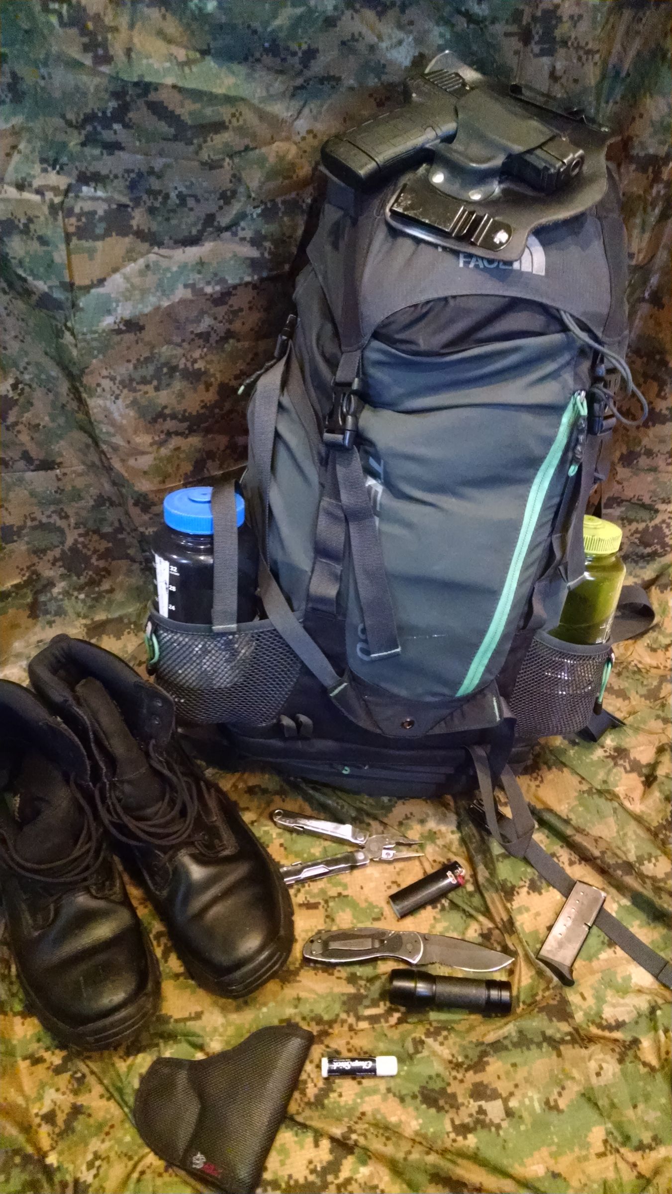 Urban-suburban Get home bag without a tactical look.( Grey man approach)