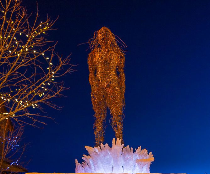 7-foot-tall woman wire sculpture DIY Project DIY Project Image