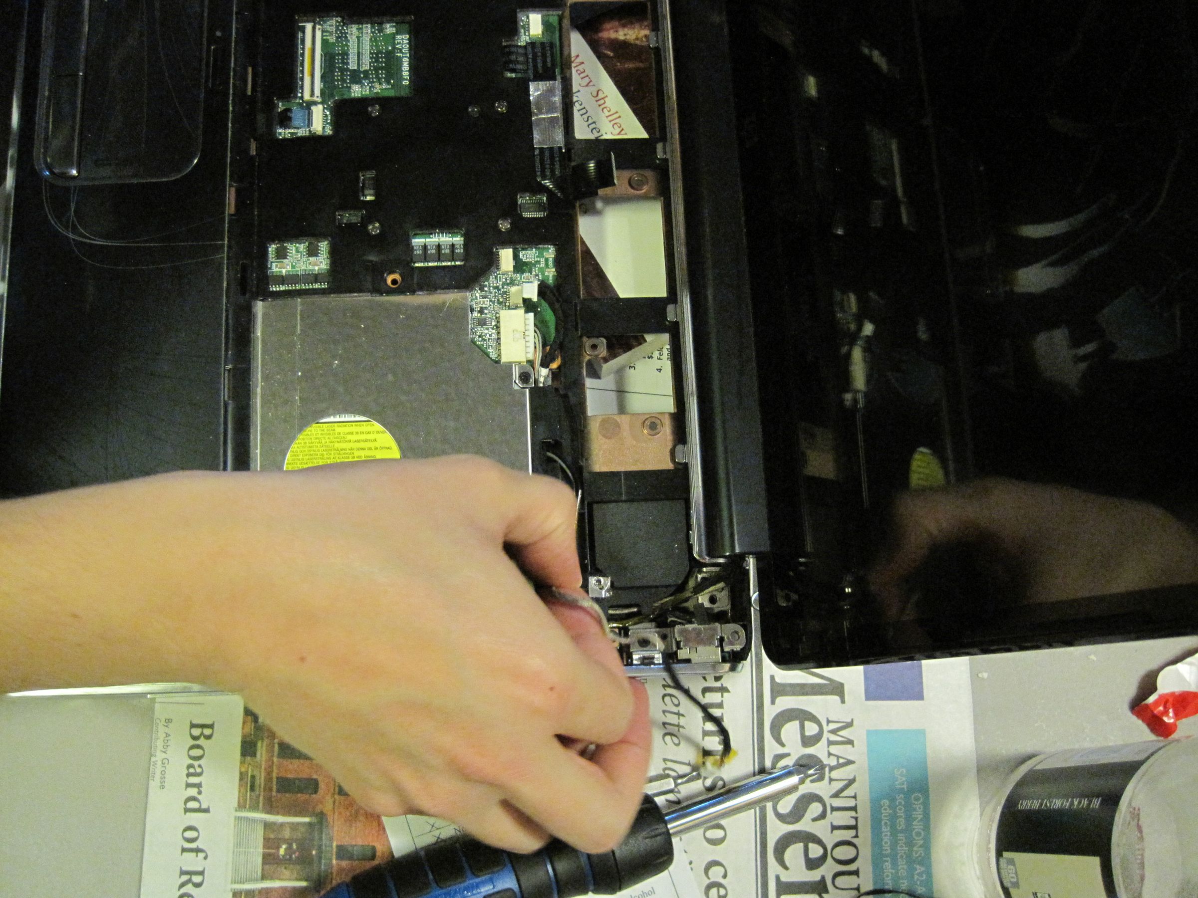 How to Change a Laptop Screen for a HP HDX 16 6 Steps Instructables