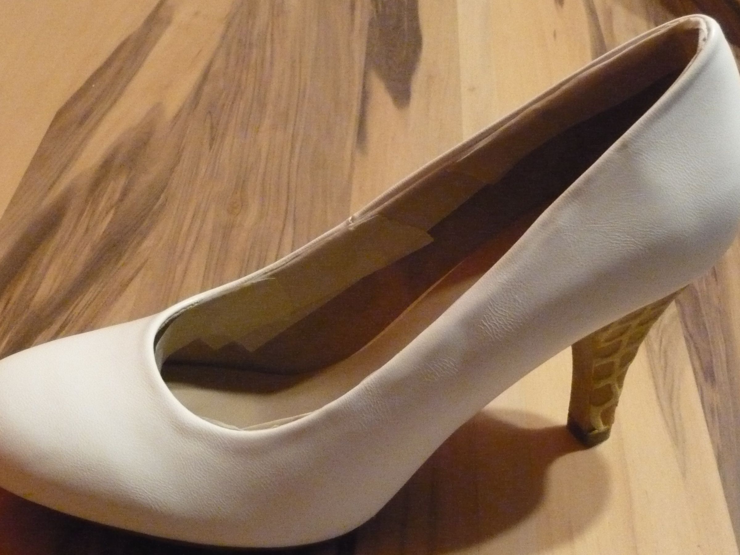 cream pump shoes