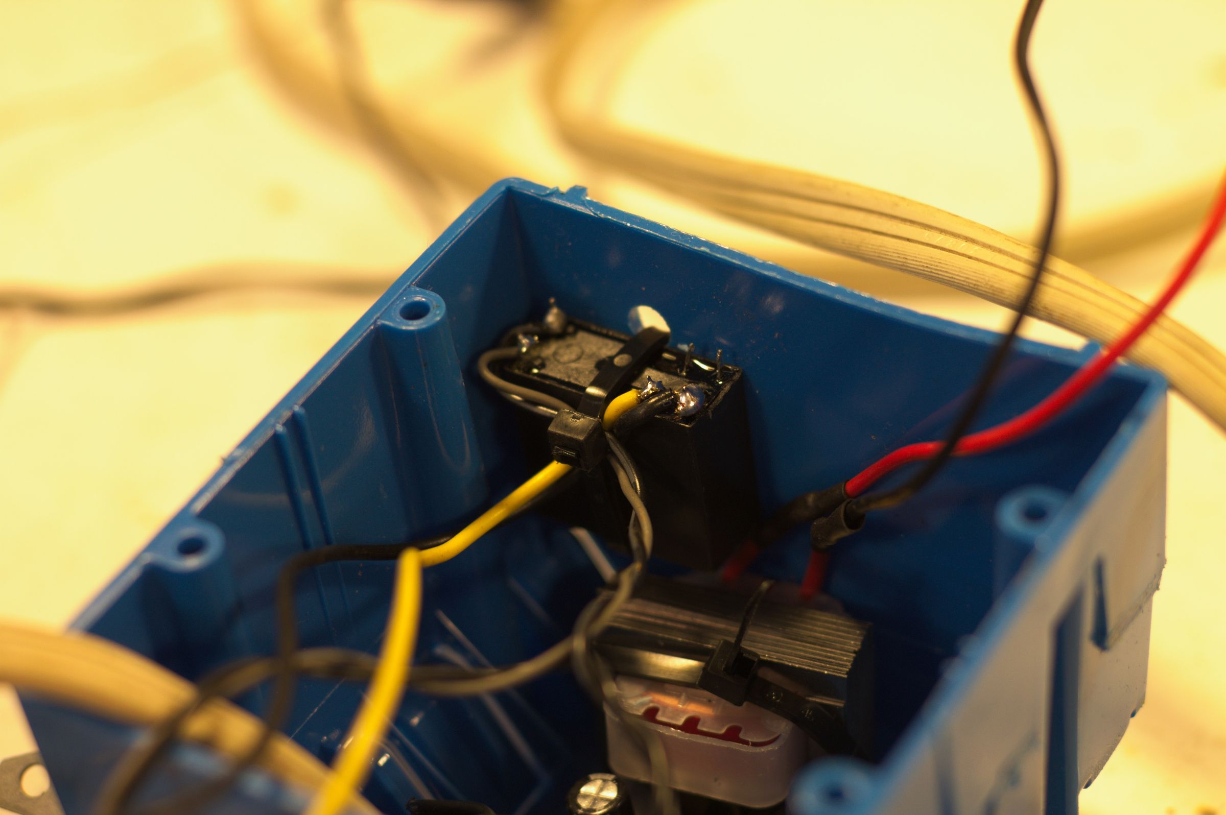 Thermostat-controlled Outlet : 9 Steps (with Pictures) - Instructables