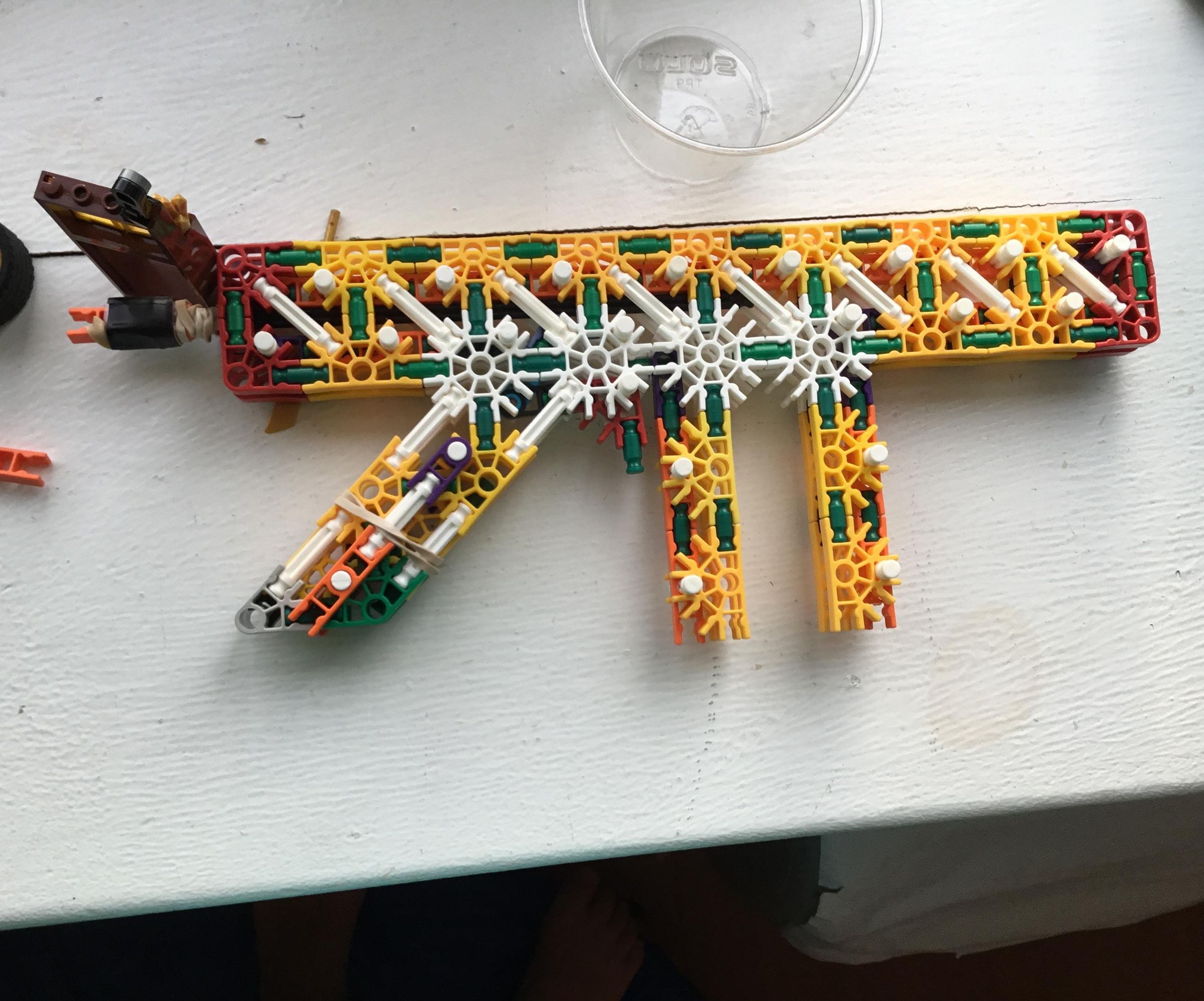 DIY guide for Knex Assault Rifle V2 with step-by-step instructions