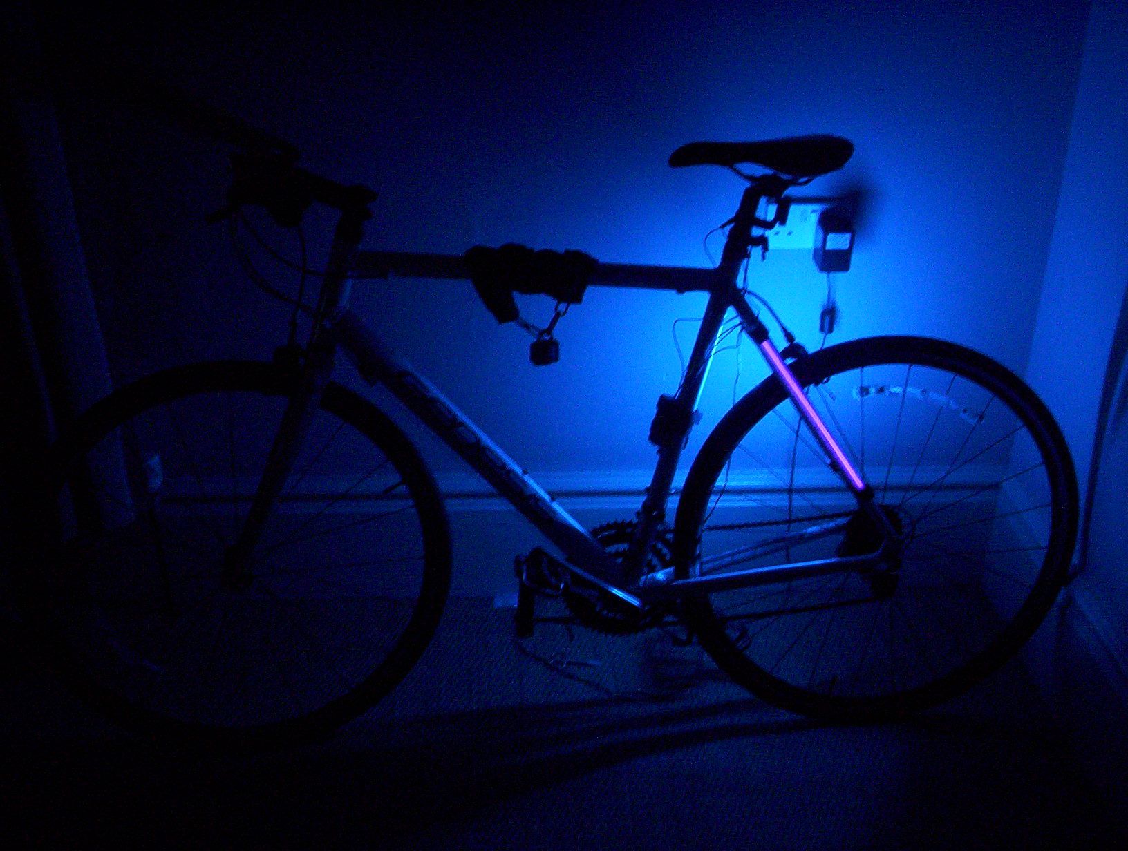 DIY Glow Ground Effects Lights for Your Bike! 8 Steps (with Pictures