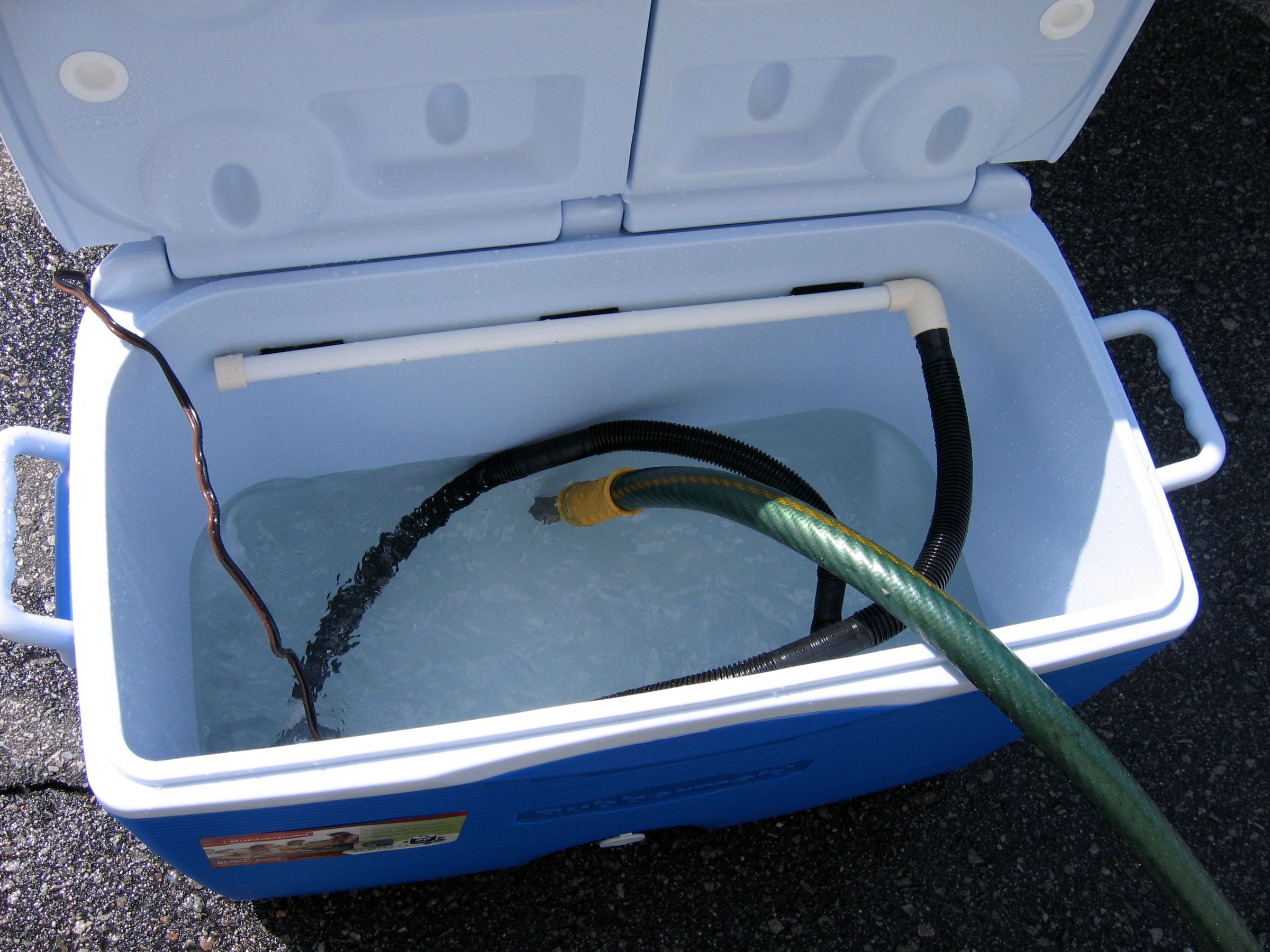 Portable Livewell (this Is to Keep Your Fish Alive When You Go Fishing) 4 Steps Instructables