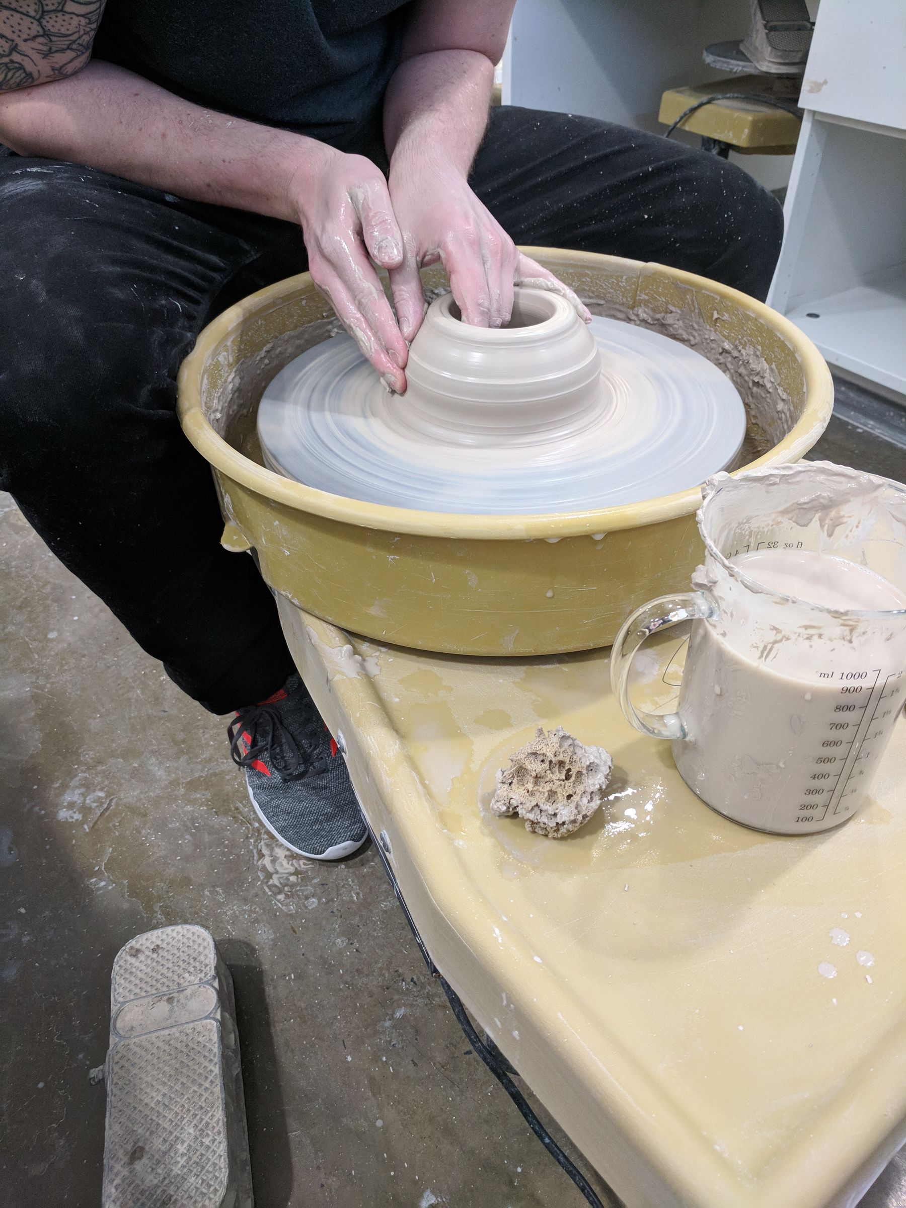 Throwing a Clay Cylinder on the Potters Wheel 22 Steps (with Pictures
