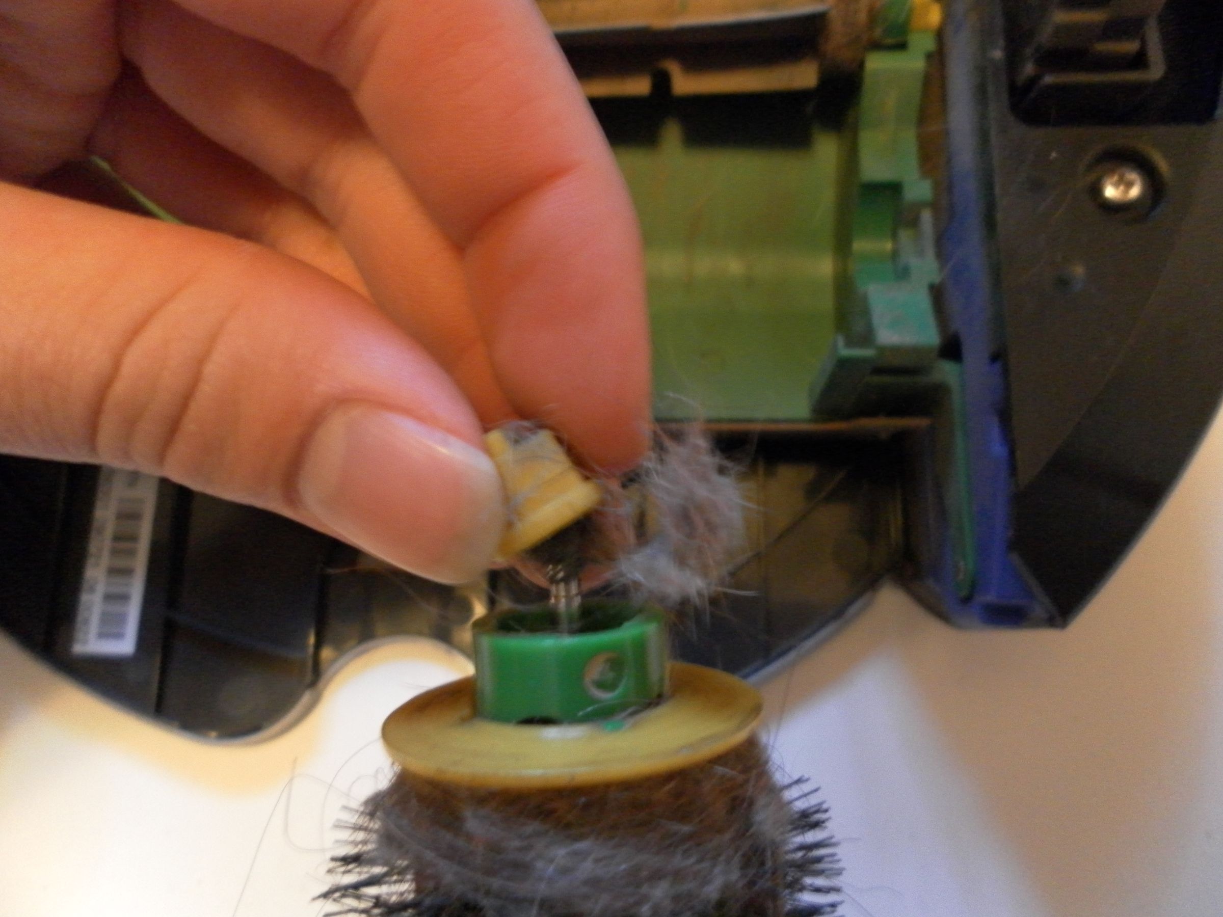 How to Clean a Roomba 5 Steps Instructables