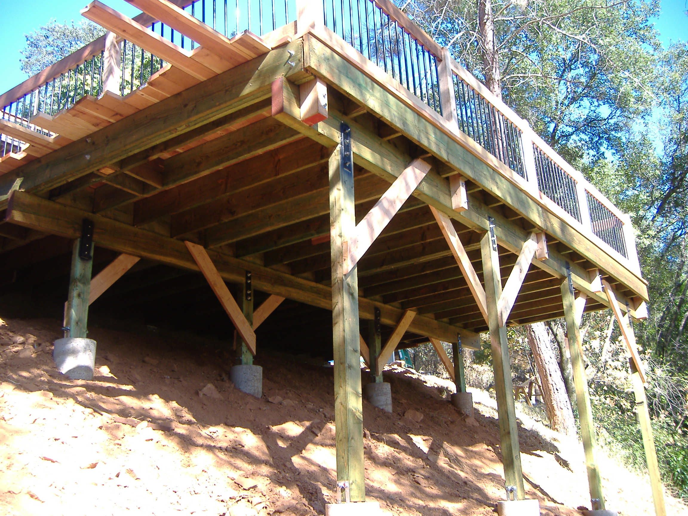 Building a 24' X 20' Deck on Steep Slope 5 Steps (with Pictures