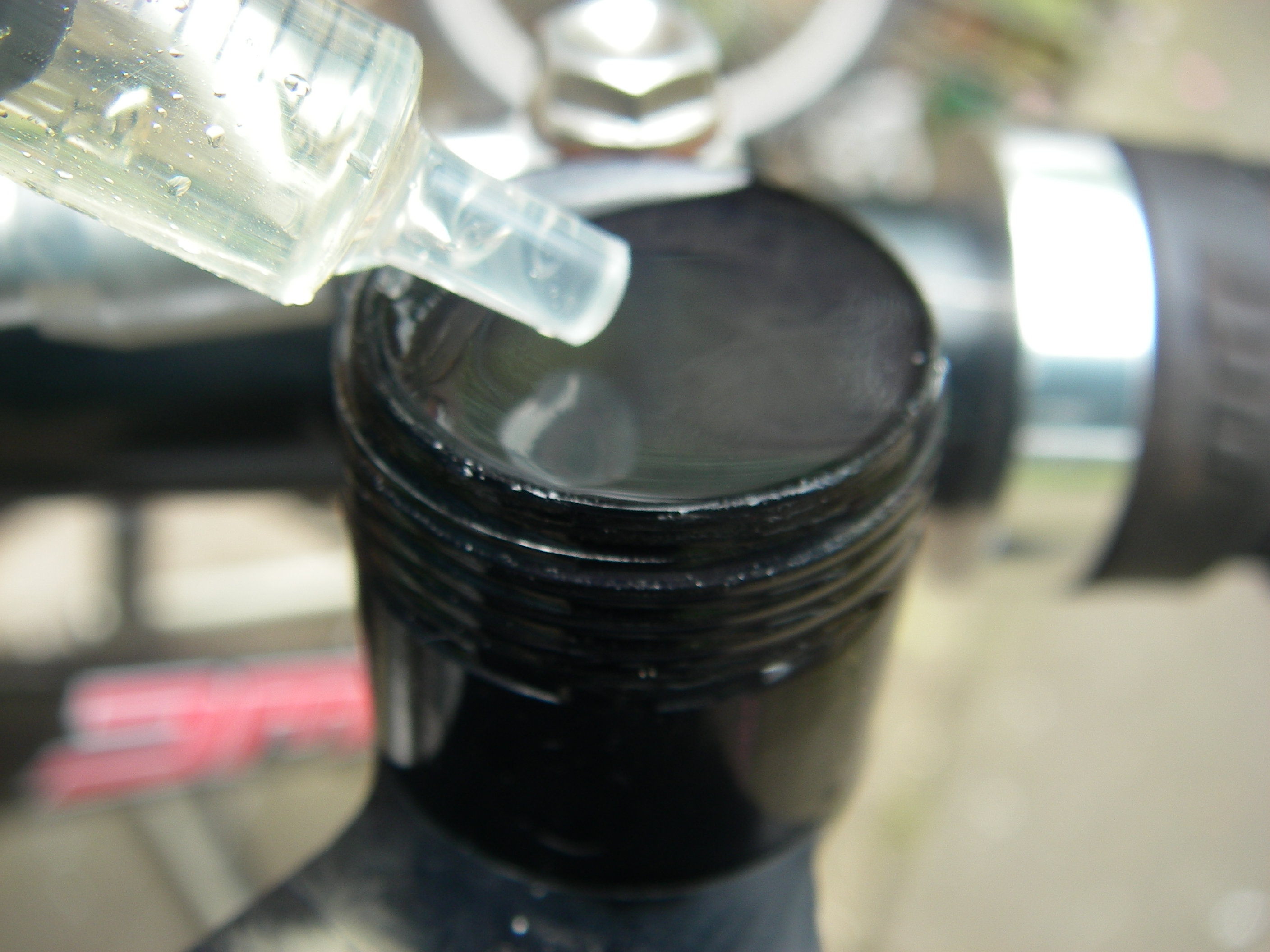 How to Bleed Hydraulic Bicycle Brakes. 7 Steps (with Pictures