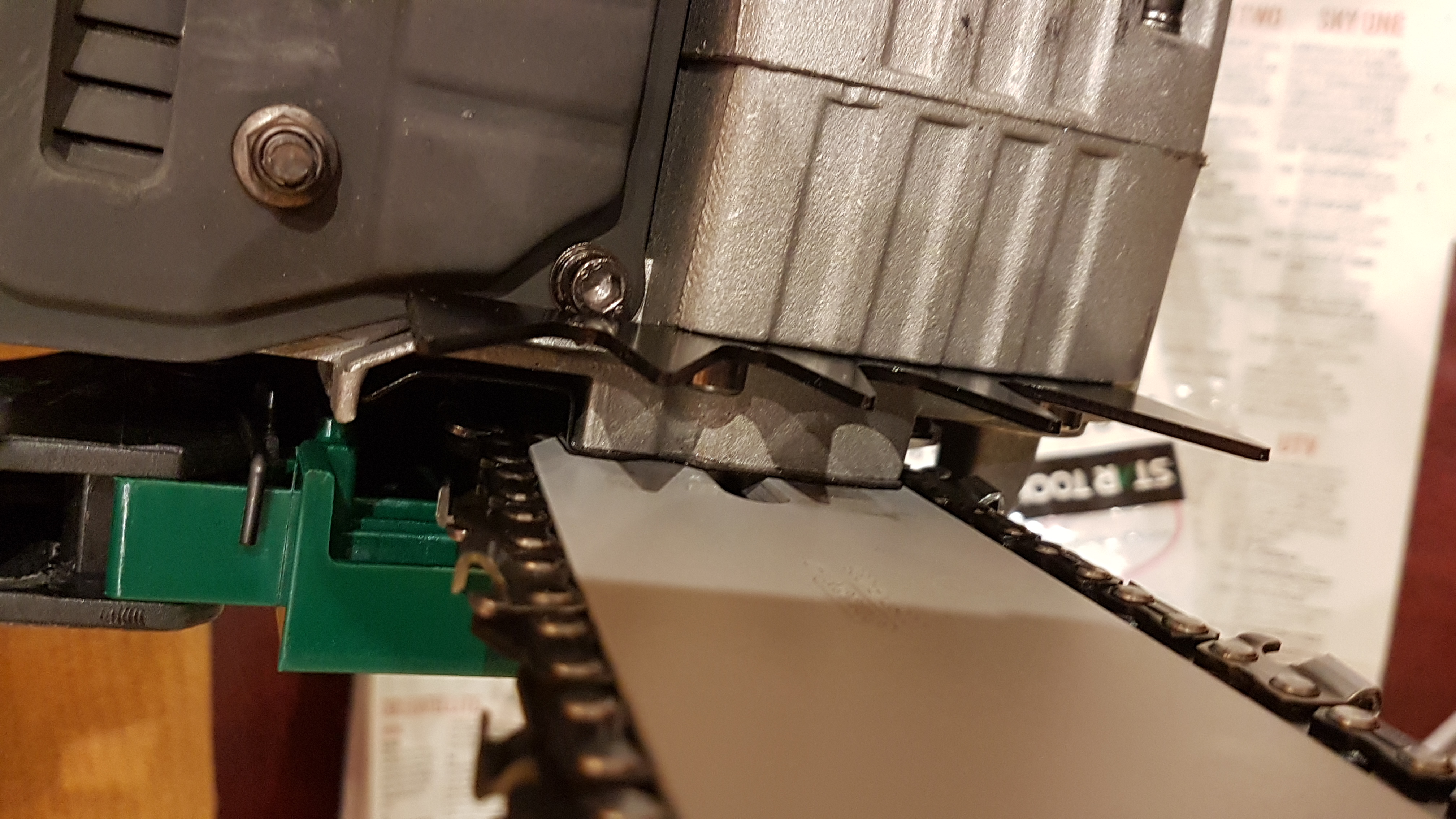 How to Tighten a Chainsaw Chain 3 Steps (with Pictures) Instructables