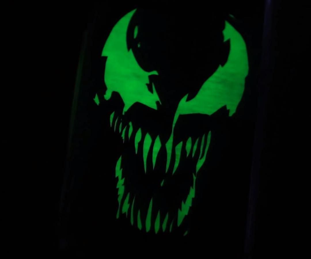 GLOW IN THE DARK PHONE CASE_ VENOM!
