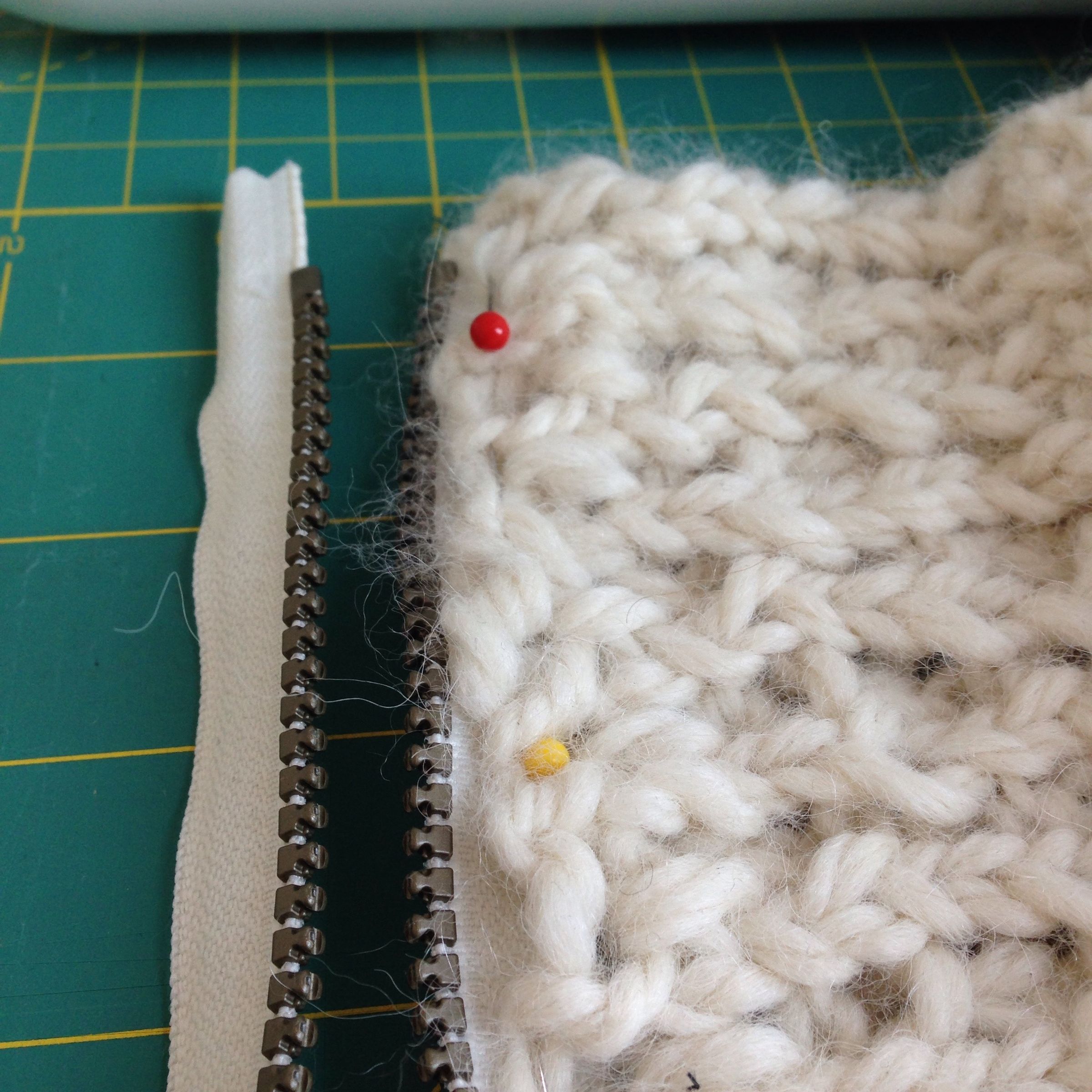 Add a Zipper to a Knit Cowl... 3 Steps (with Pictures) Instructables