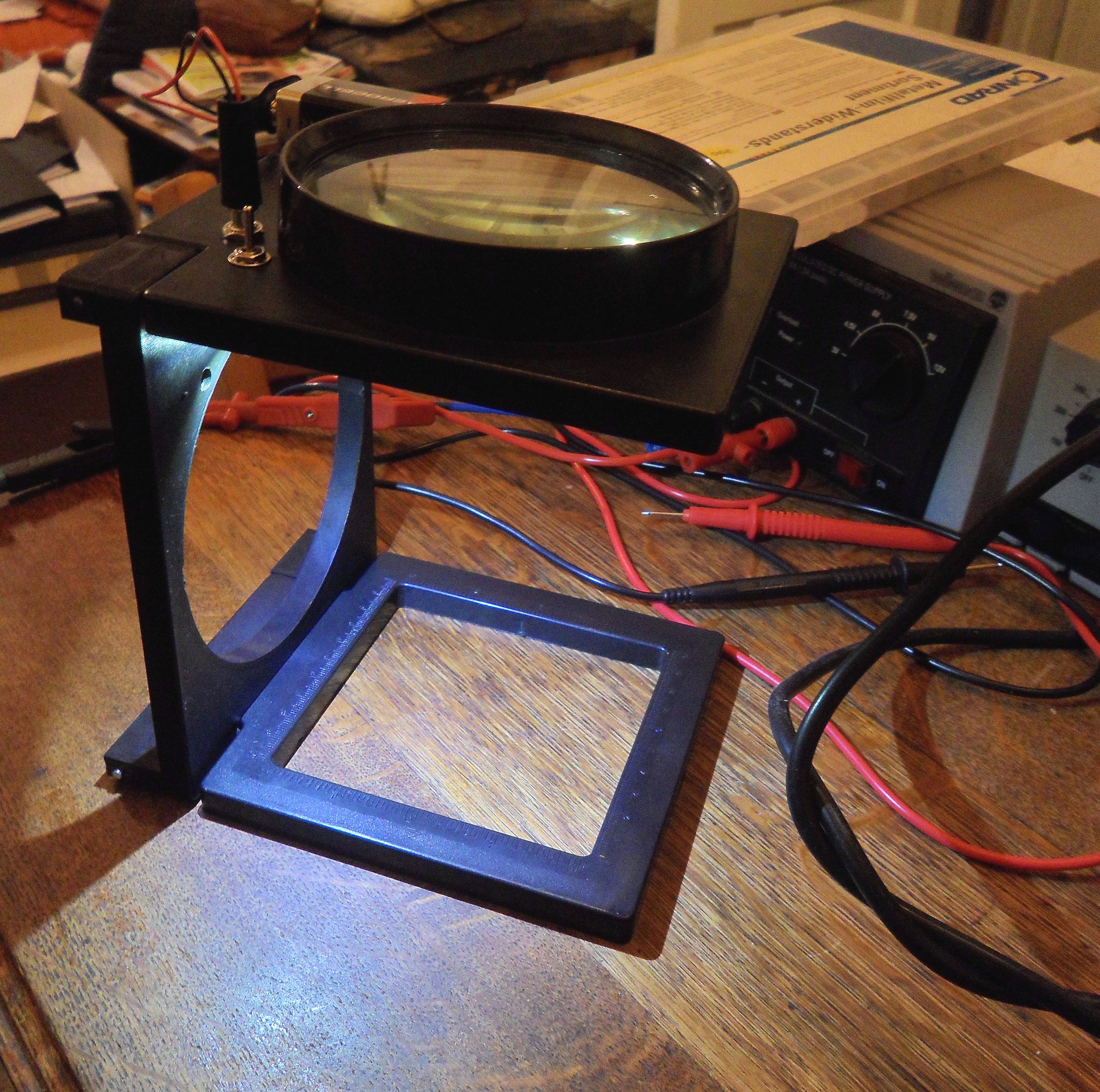 DIY guide for Upgrading your foldable magnifier with a multi-level brightness LED-light with step-by-step instructions