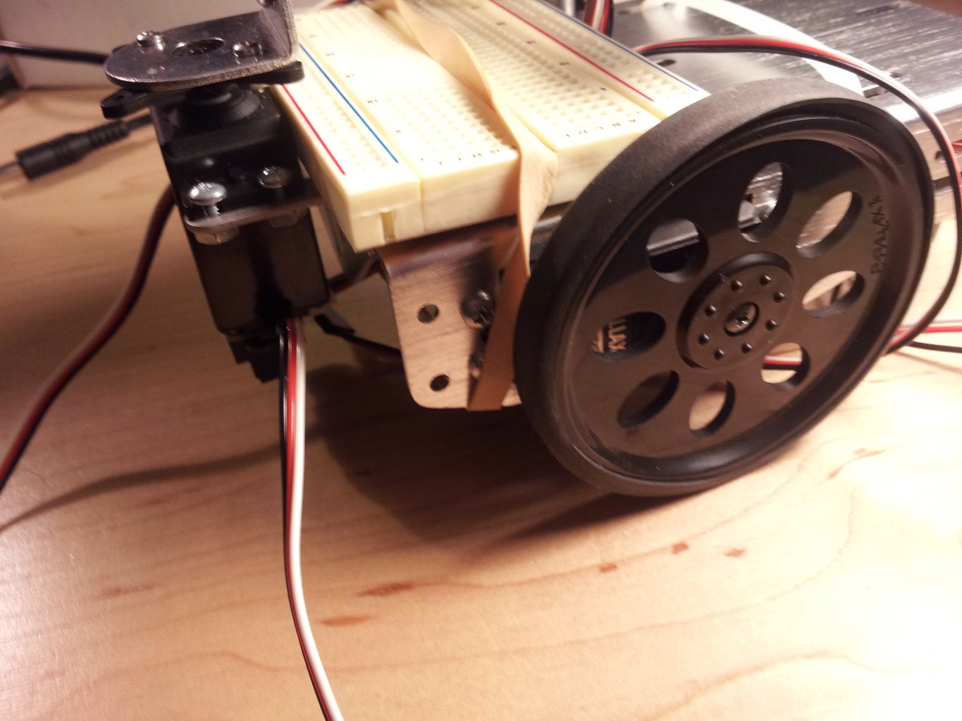 How to Make an Obstacle Avoiding Arduino Robot : 10 Steps (with ...