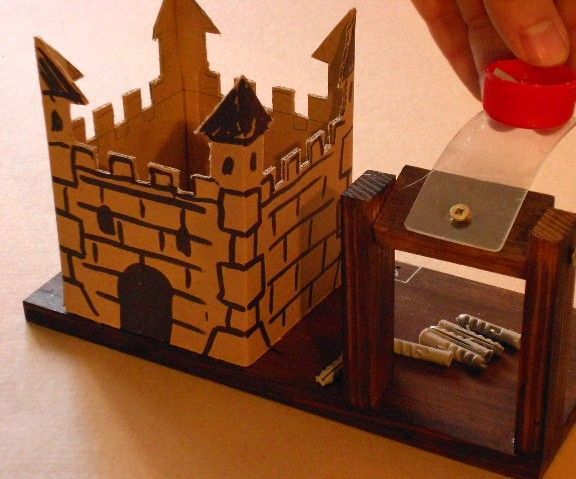 DIY guide for Castle Siege! (The "carpet version" of the 'Artillery' PC-game) with step-by-step instructions