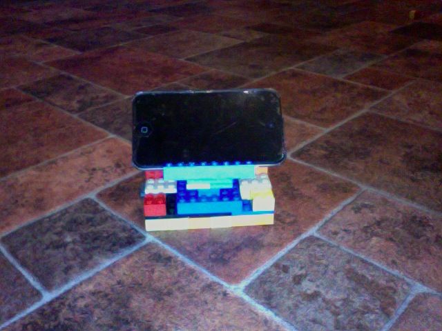DIY guide for Adjustable Lego Ipod Stand with step-by-step instructions