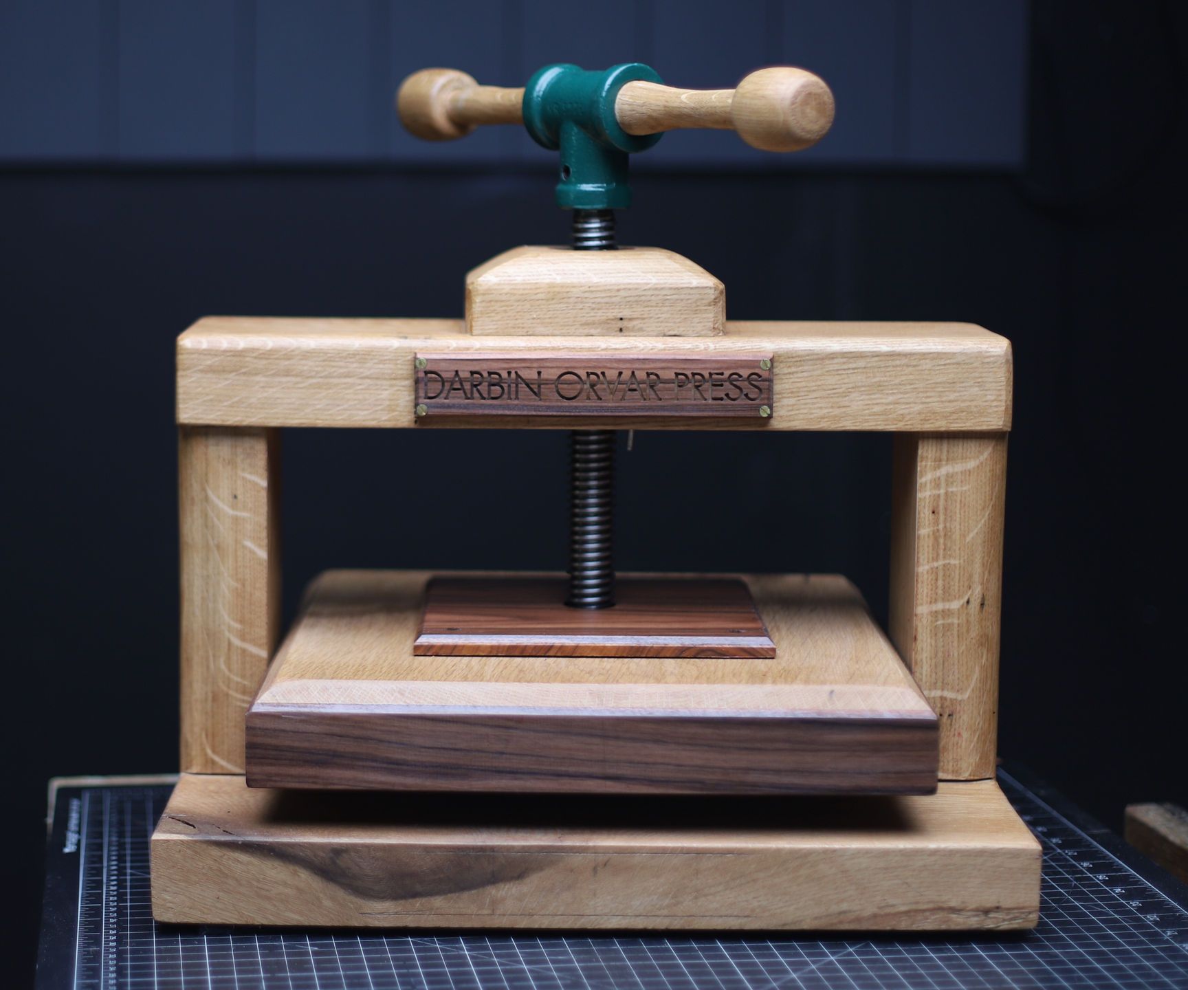 Classic Oak Book Press W/Dovetails