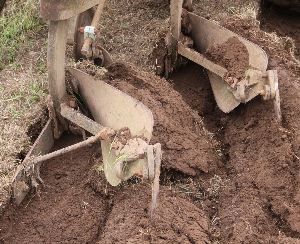How to Plough or Plow a Field - Basic Instructions : 8 Steps (with ...