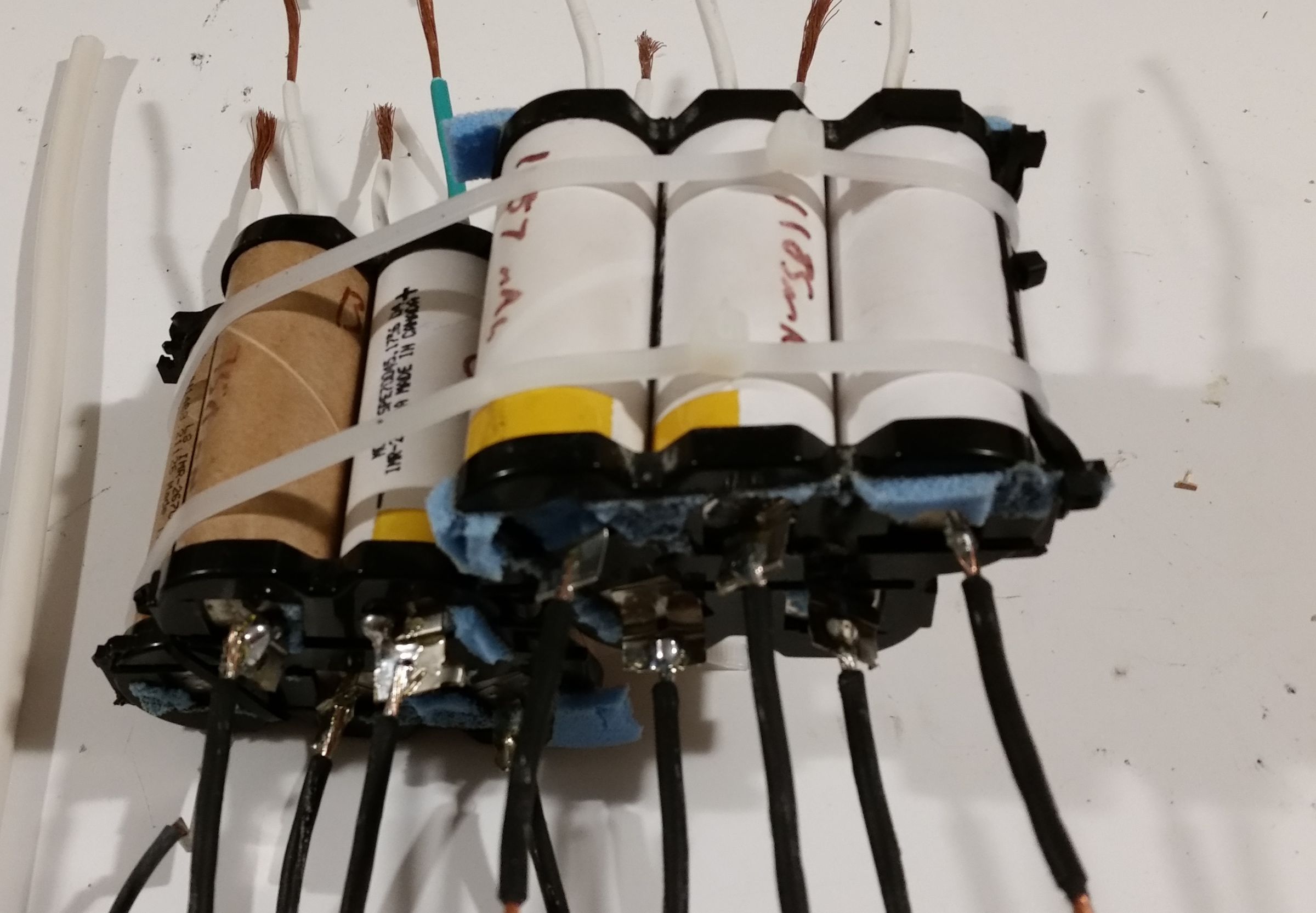Make Lithium Battery Pack From Salvage 10 Steps (with Pictures