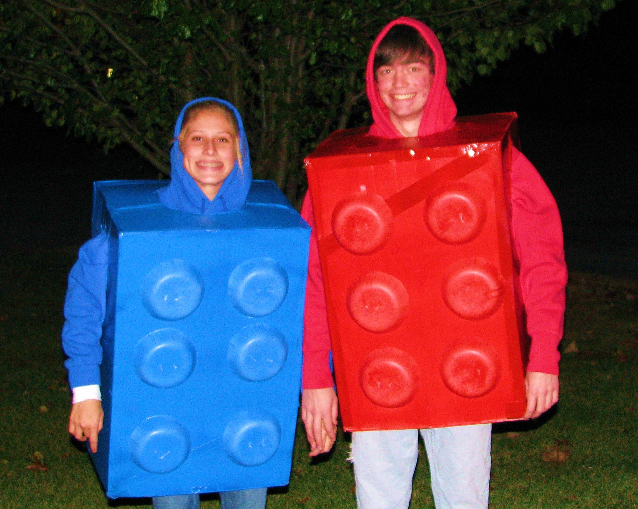 LEGO Halloween Costume(using Recycled Materials) 6 Steps (with