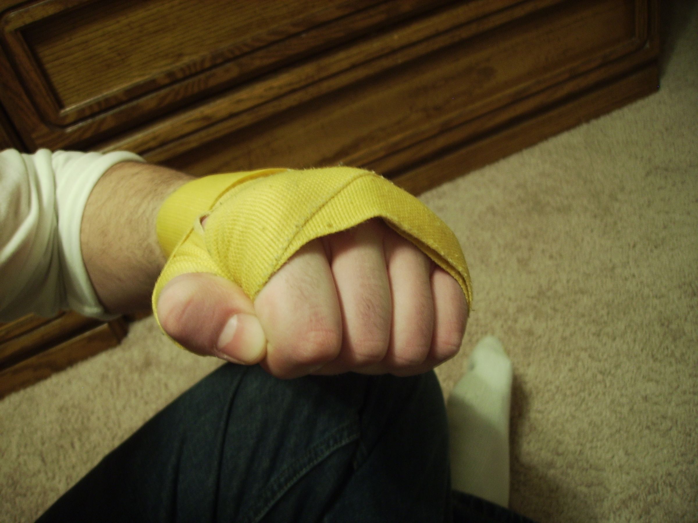 How to Wrap Hands for a Boxing Workout 14 Steps Instructables